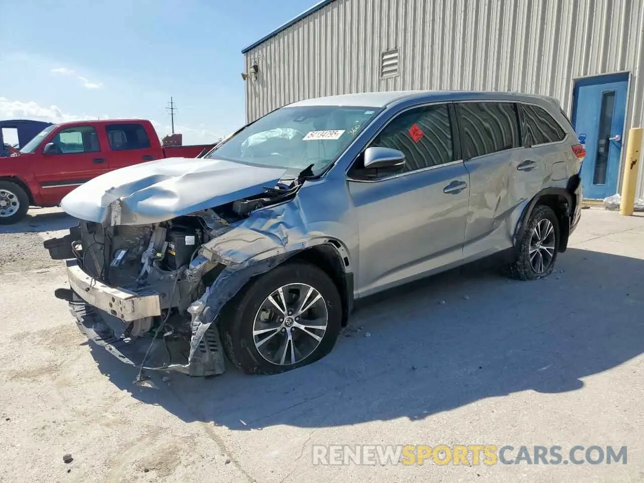 1 Photograph of a damaged car 5TDZZRFH0KS368998 TOYOTA HIGHLANDER 2019