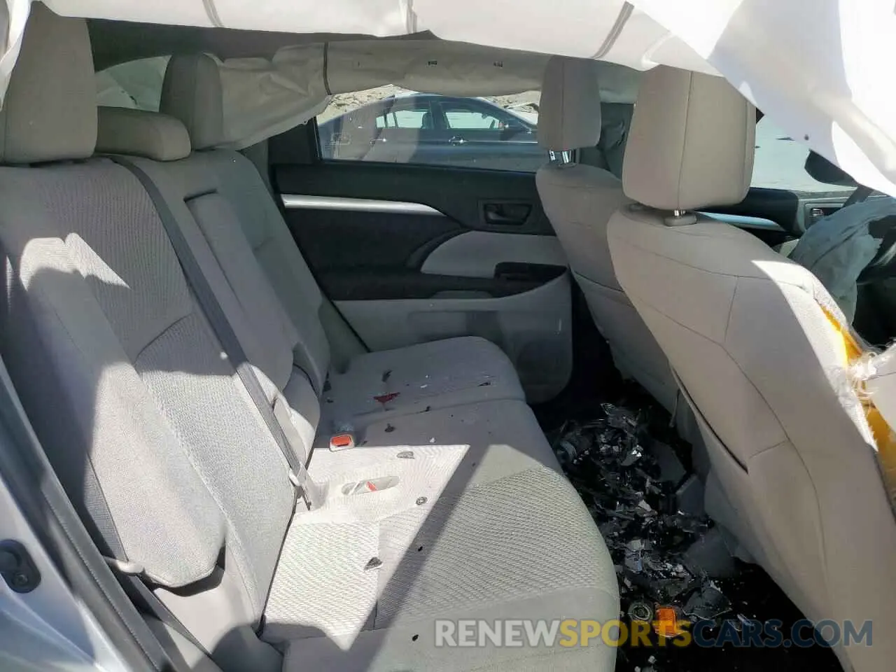 11 Photograph of a damaged car 5TDZZRFH0KS368998 TOYOTA HIGHLANDER 2019