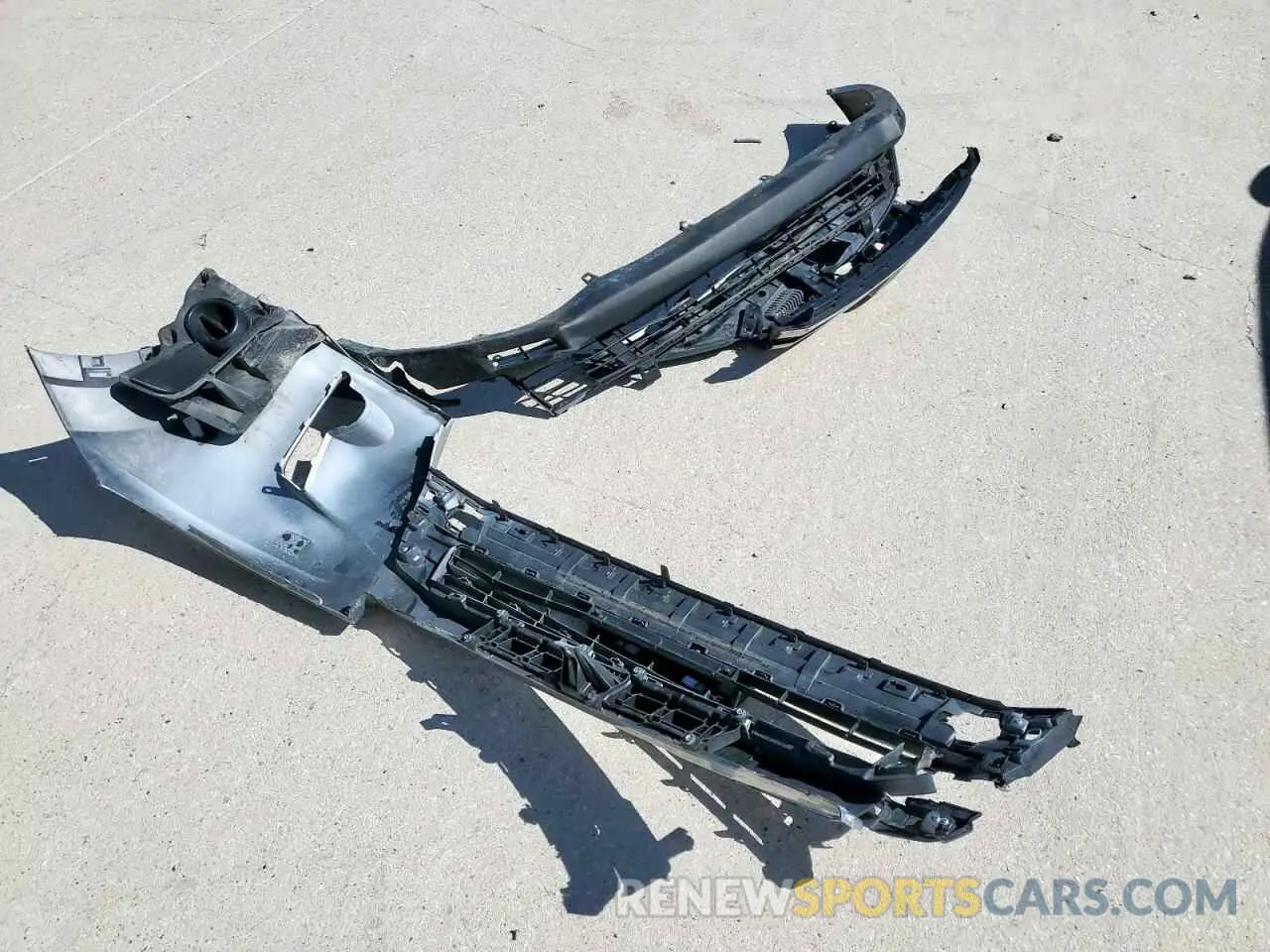 13 Photograph of a damaged car 5TDZZRFH0KS368998 TOYOTA HIGHLANDER 2019