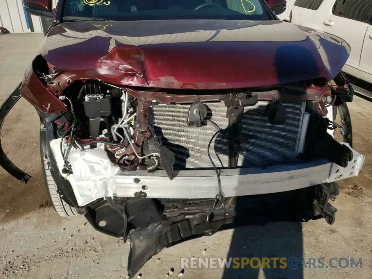 9 Photograph of a damaged car 5TDZZRFH0KS369620 TOYOTA HIGHLANDER 2019