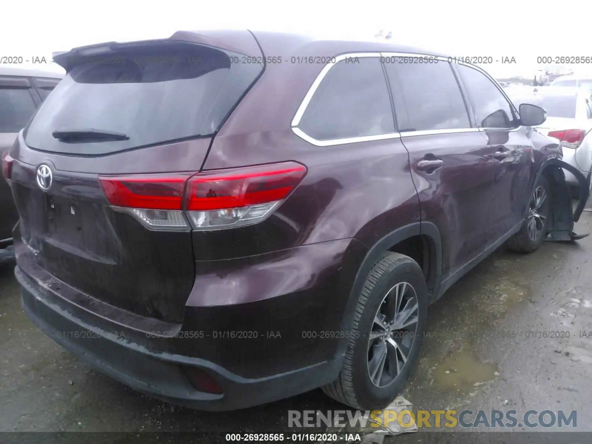 4 Photograph of a damaged car 5TDZZRFH1KS291493 TOYOTA HIGHLANDER 2019