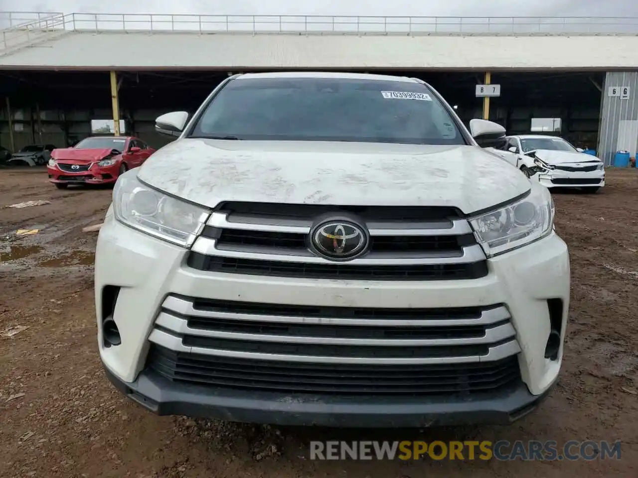 5 Photograph of a damaged car 5TDZZRFH1KS296421 TOYOTA HIGHLANDER 2019