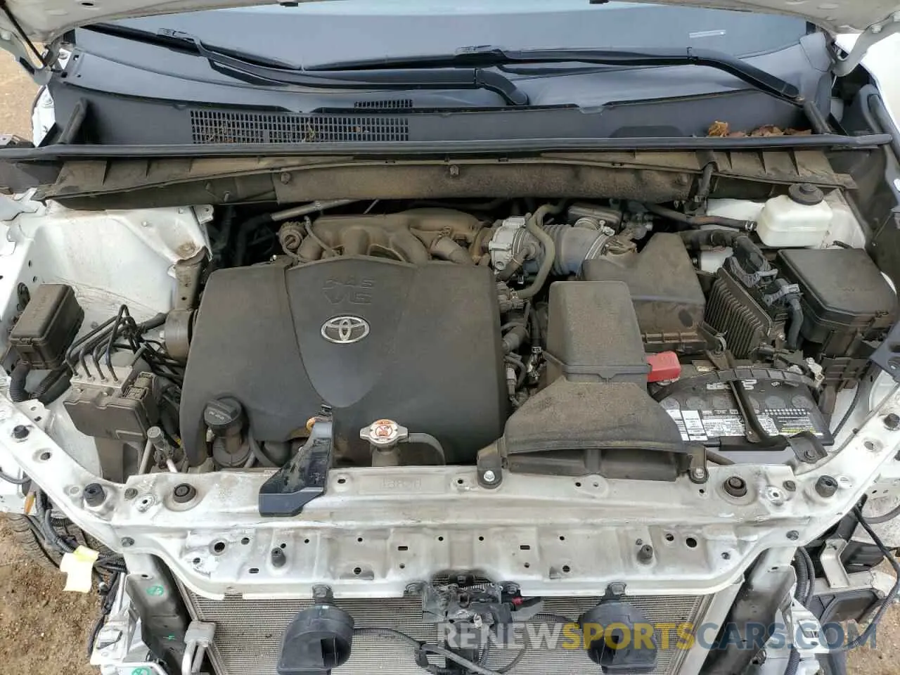 12 Photograph of a damaged car 5TDZZRFH1KS300810 TOYOTA HIGHLANDER 2019