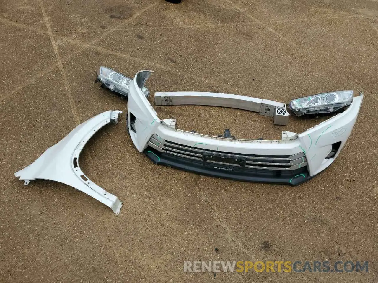 13 Photograph of a damaged car 5TDZZRFH1KS300810 TOYOTA HIGHLANDER 2019