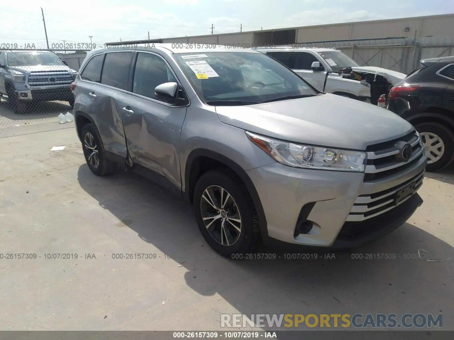 1 Photograph of a damaged car 5TDZZRFH1KS305070 TOYOTA HIGHLANDER 2019