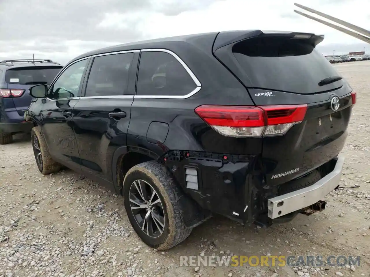 3 Photograph of a damaged car 5TDZZRFH1KS308535 TOYOTA HIGHLANDER 2019