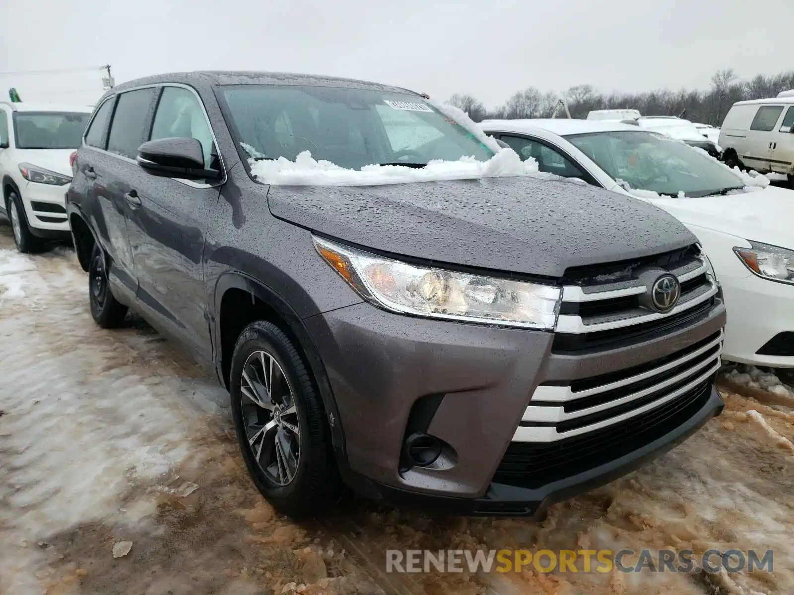 1 Photograph of a damaged car 5TDZZRFH1KS318661 TOYOTA HIGHLANDER 2019