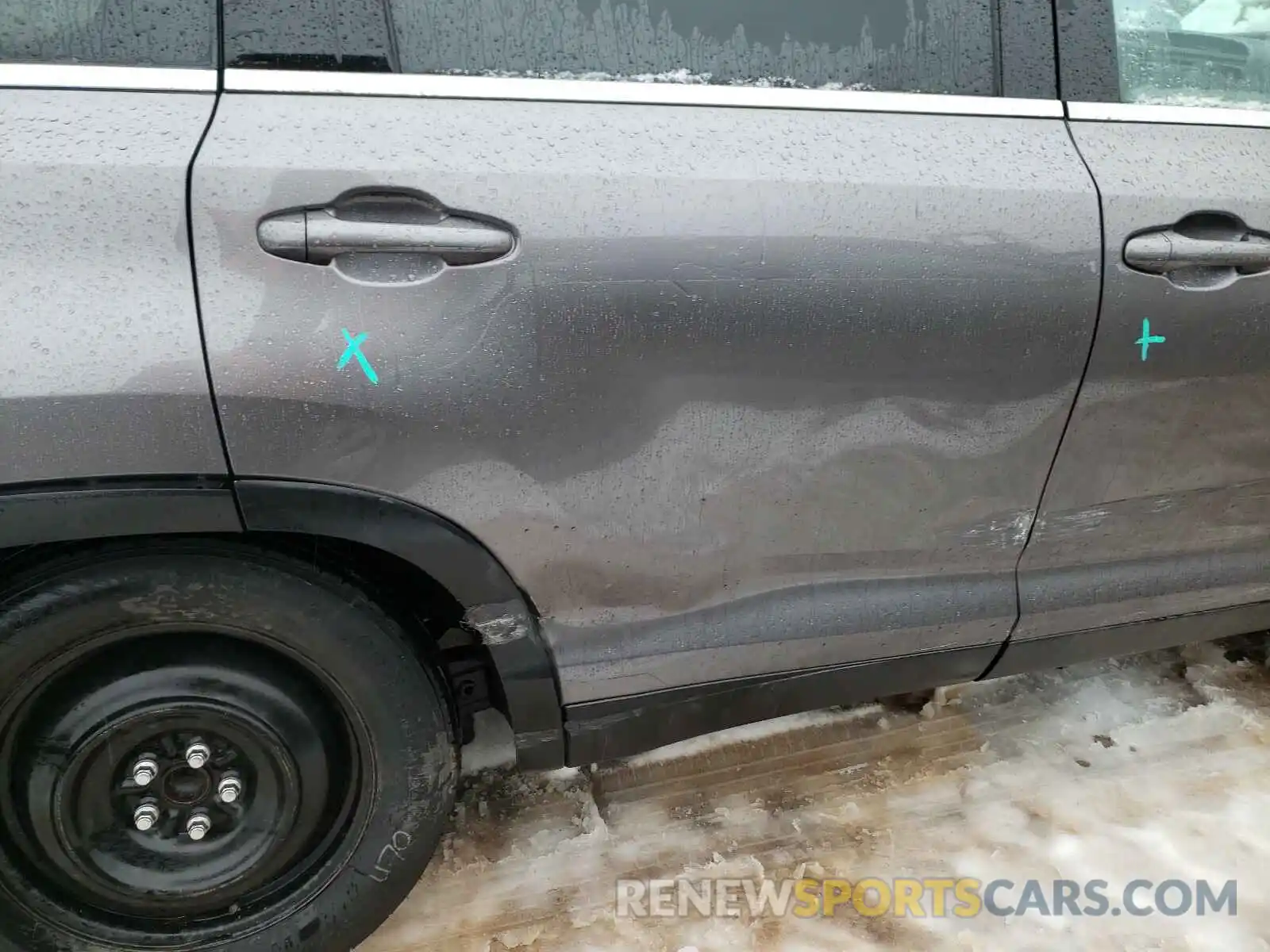 9 Photograph of a damaged car 5TDZZRFH1KS318661 TOYOTA HIGHLANDER 2019