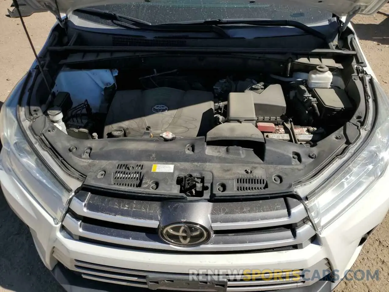 12 Photograph of a damaged car 5TDZZRFH1KS346248 TOYOTA HIGHLANDER 2019