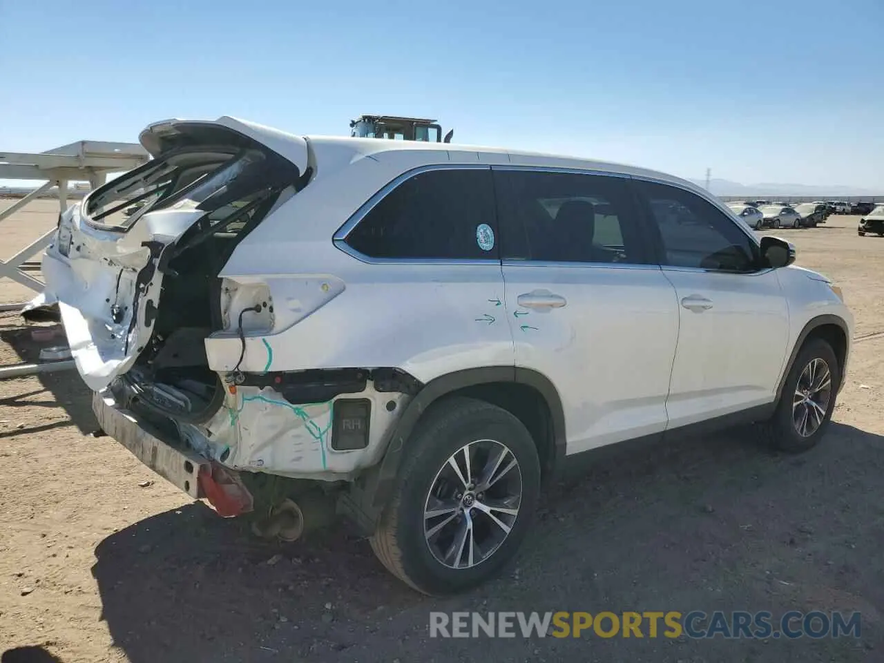 3 Photograph of a damaged car 5TDZZRFH1KS346248 TOYOTA HIGHLANDER 2019