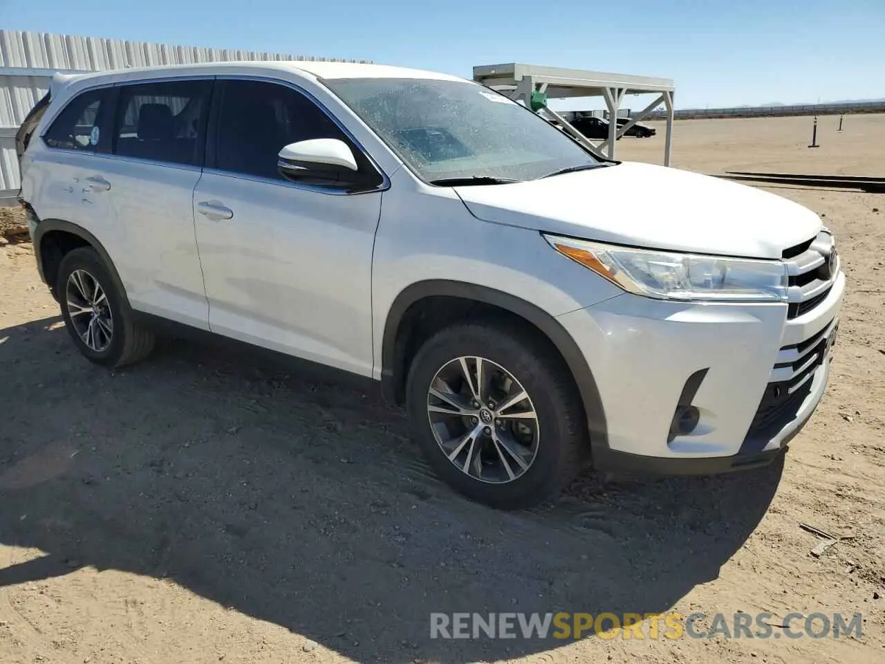 4 Photograph of a damaged car 5TDZZRFH1KS346248 TOYOTA HIGHLANDER 2019
