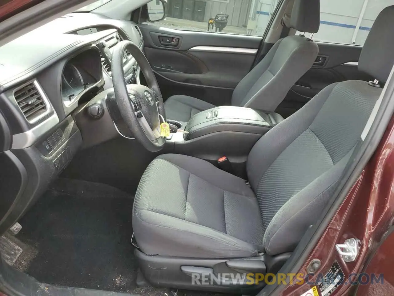 7 Photograph of a damaged car 5TDZZRFH1KS366192 TOYOTA HIGHLANDER 2019