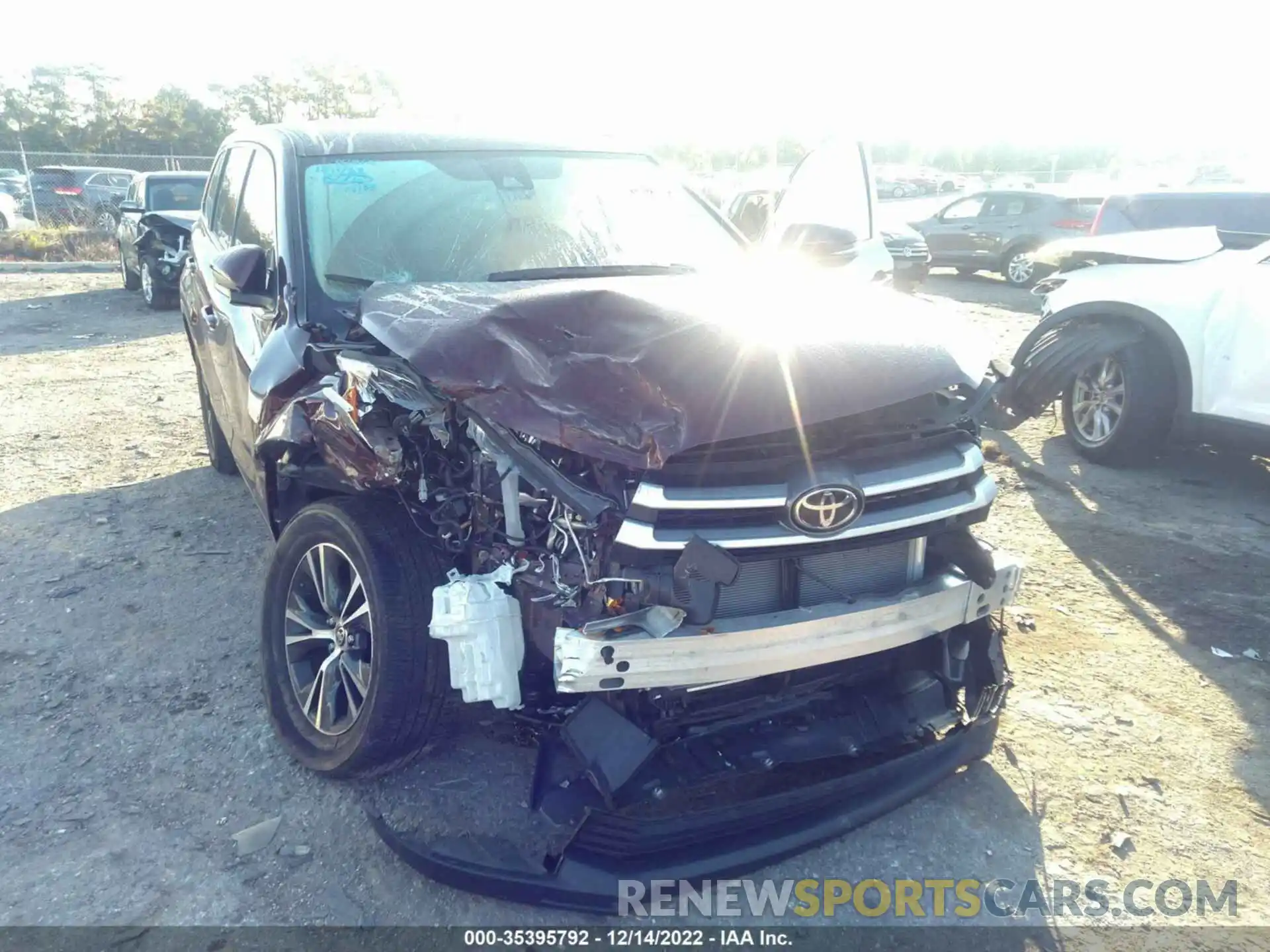 6 Photograph of a damaged car 5TDZZRFH1KS367004 TOYOTA HIGHLANDER 2019