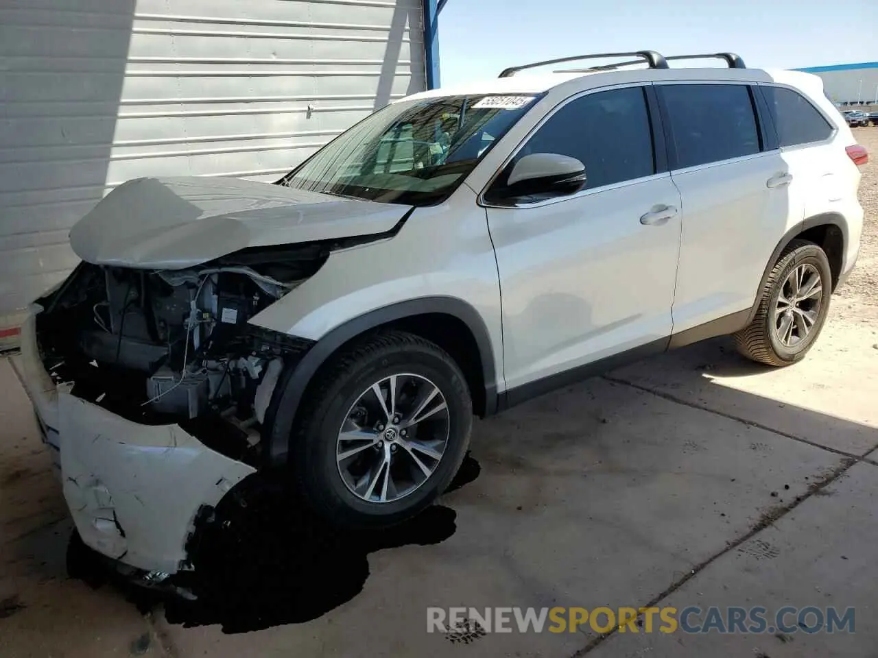 1 Photograph of a damaged car 5TDZZRFH1KS367536 TOYOTA HIGHLANDER 2019