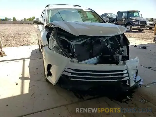 13 Photograph of a damaged car 5TDZZRFH1KS367536 TOYOTA HIGHLANDER 2019