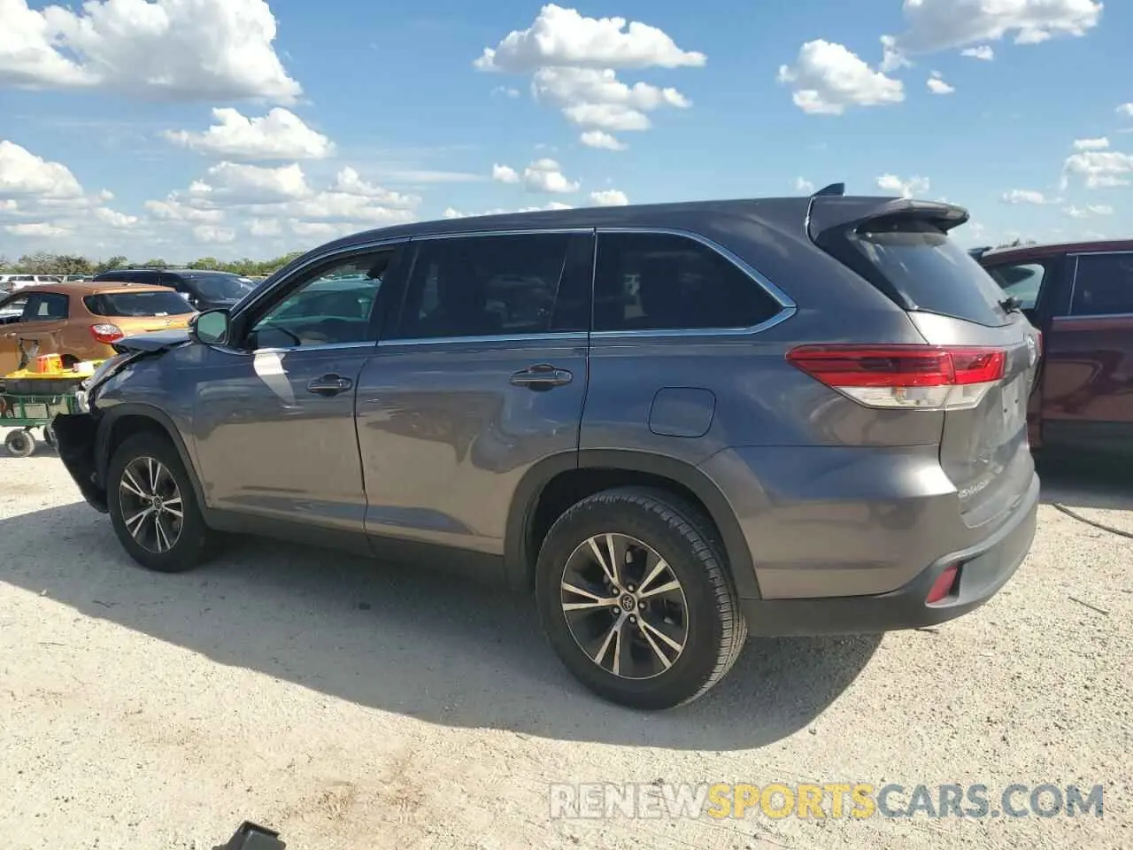 2 Photograph of a damaged car 5TDZZRFH2KS292054 TOYOTA HIGHLANDER 2019
