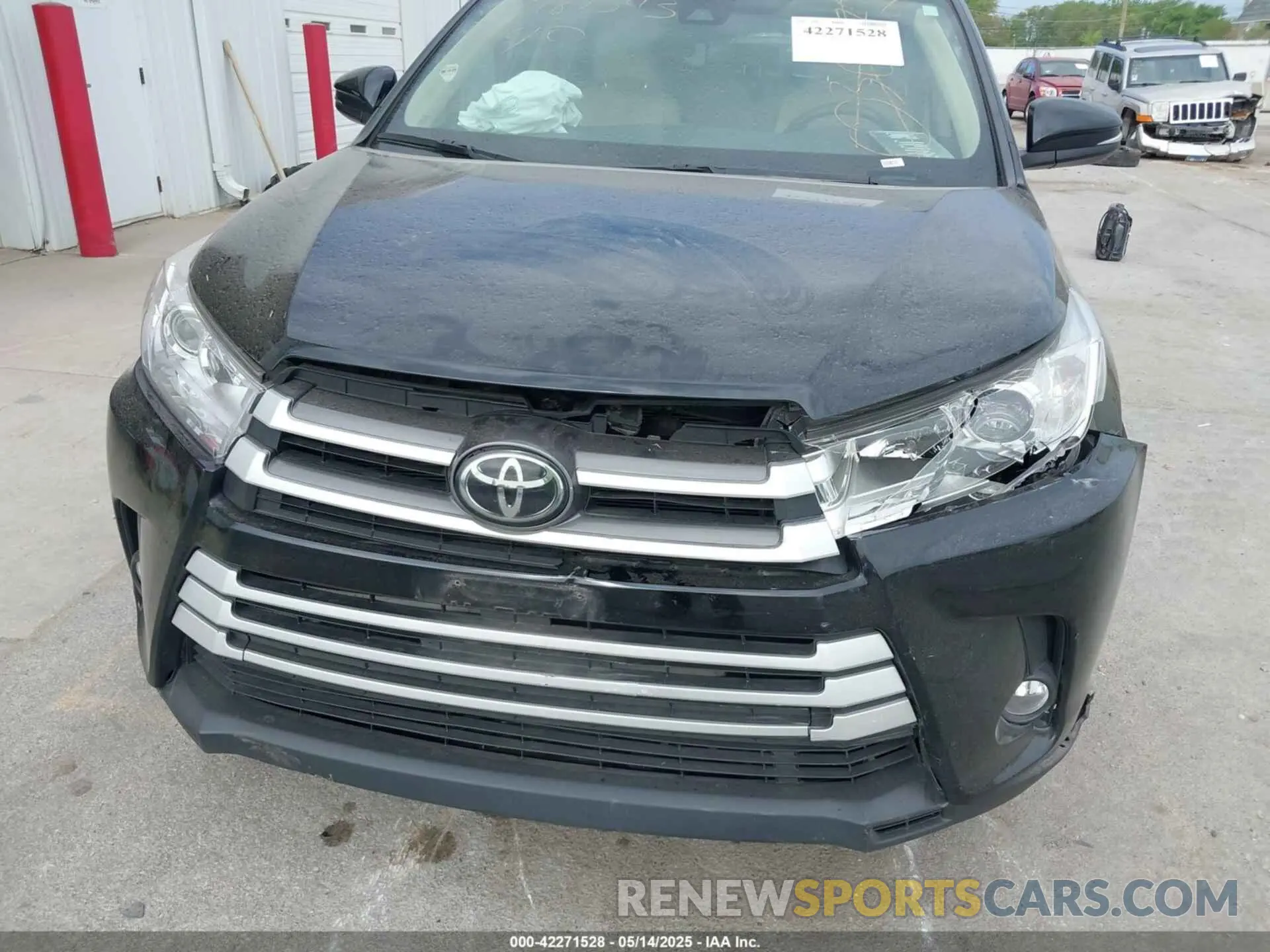 6 Photograph of a damaged car 5TDZZRFH2KS295875 TOYOTA HIGHLANDER 2019