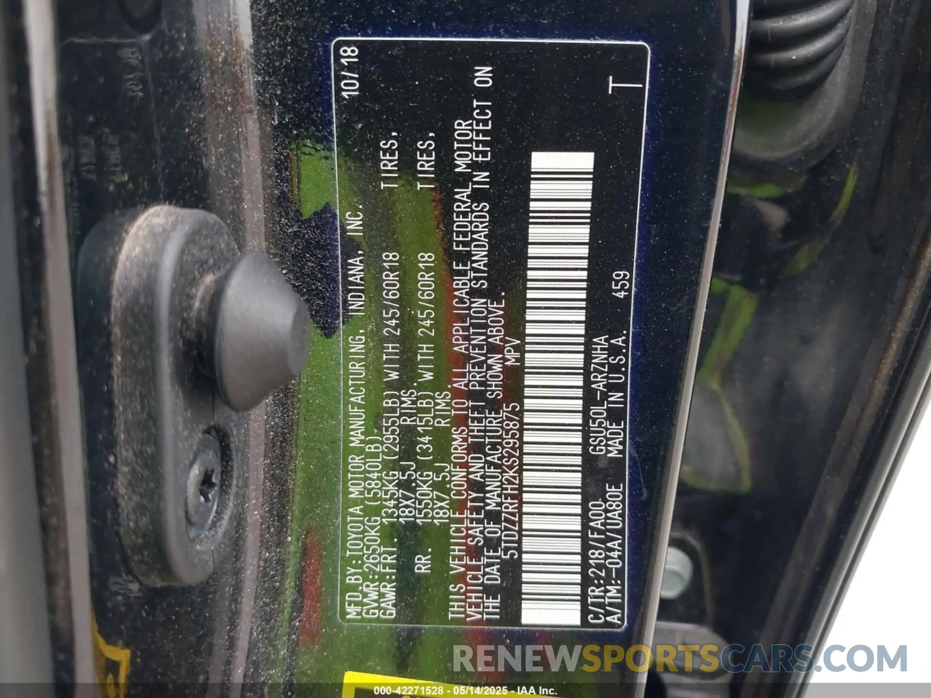 9 Photograph of a damaged car 5TDZZRFH2KS295875 TOYOTA HIGHLANDER 2019