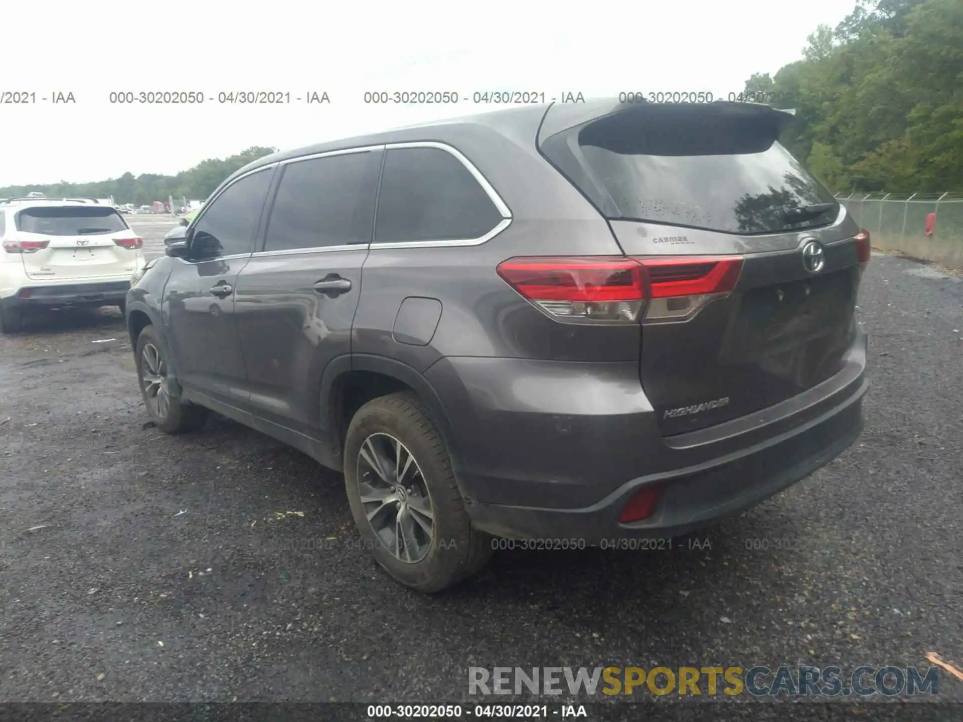 3 Photograph of a damaged car 5TDZZRFH2KS298288 TOYOTA HIGHLANDER 2019