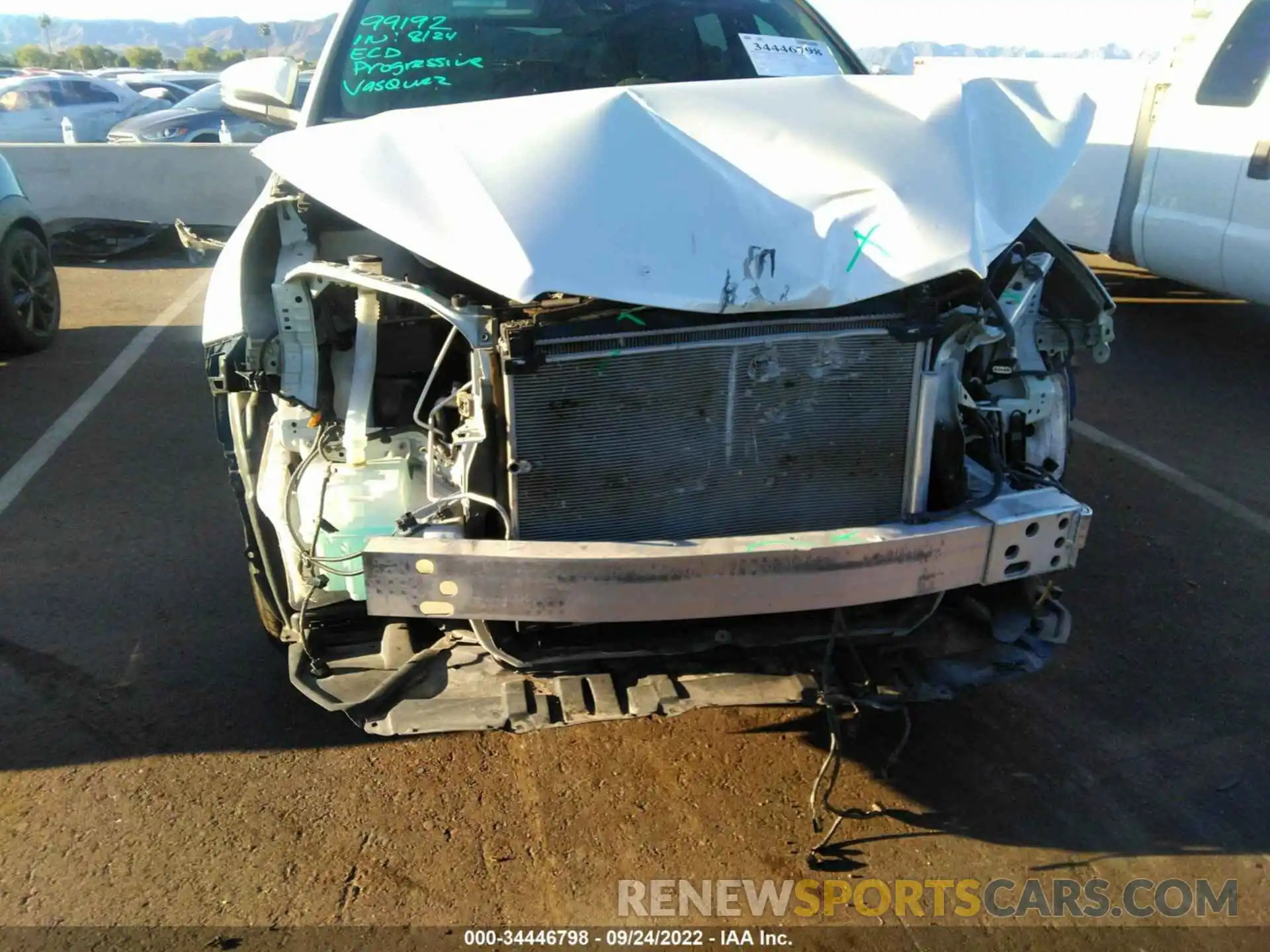 6 Photograph of a damaged car 5TDZZRFH2KS299814 TOYOTA HIGHLANDER 2019