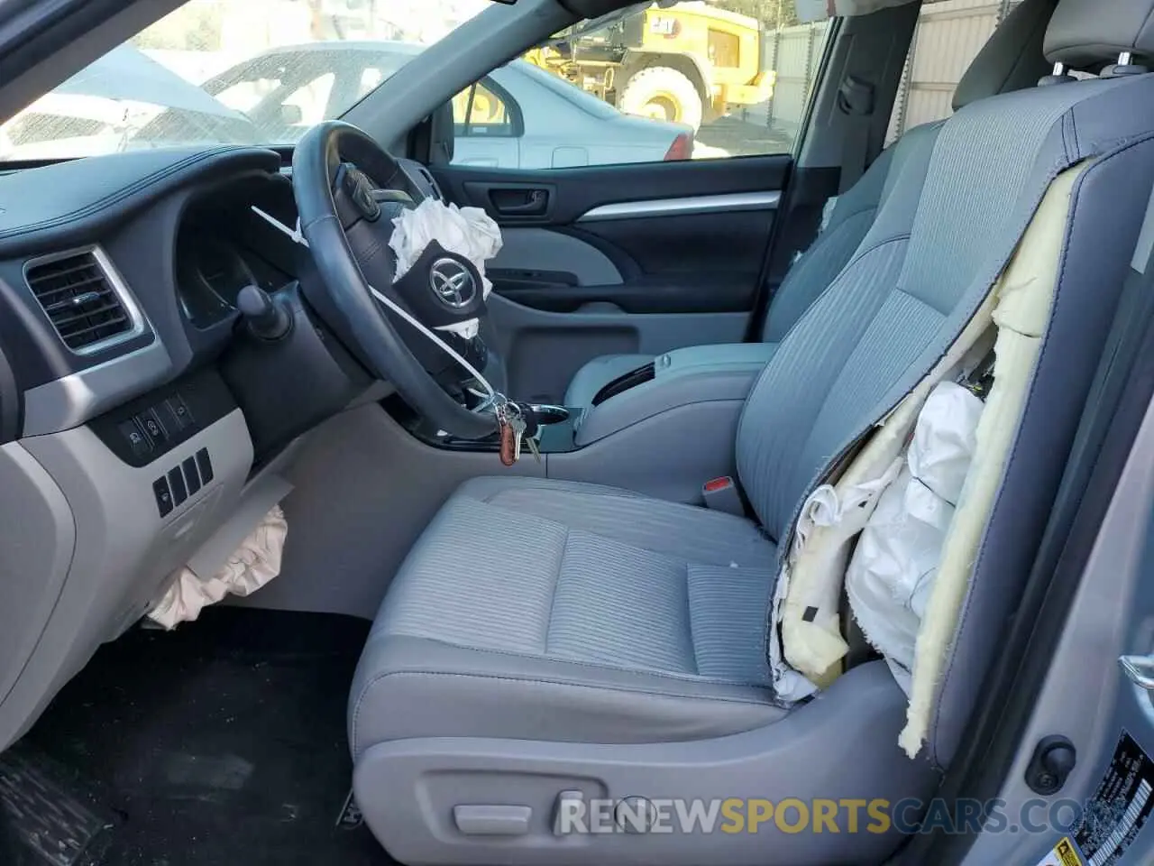 7 Photograph of a damaged car 5TDZZRFH2KS312304 TOYOTA HIGHLANDER 2019