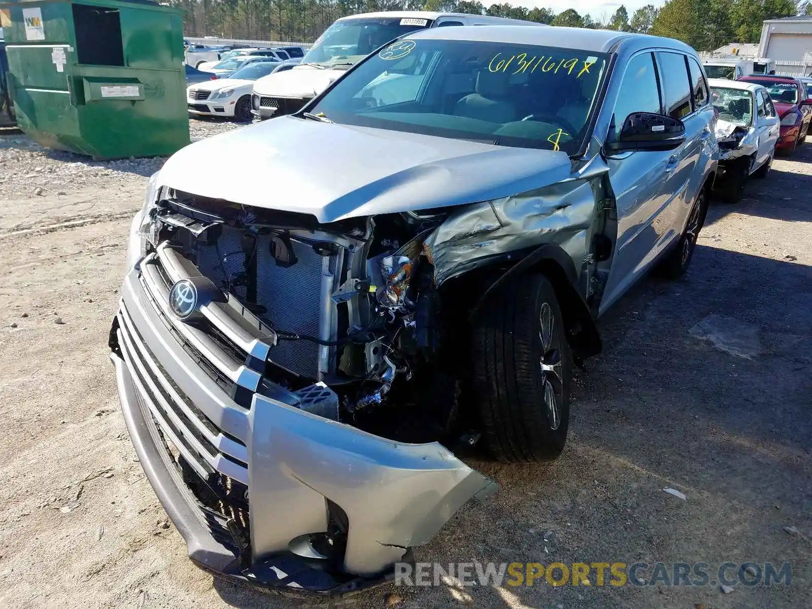 2 Photograph of a damaged car 5TDZZRFH2KS336831 TOYOTA HIGHLANDER 2019