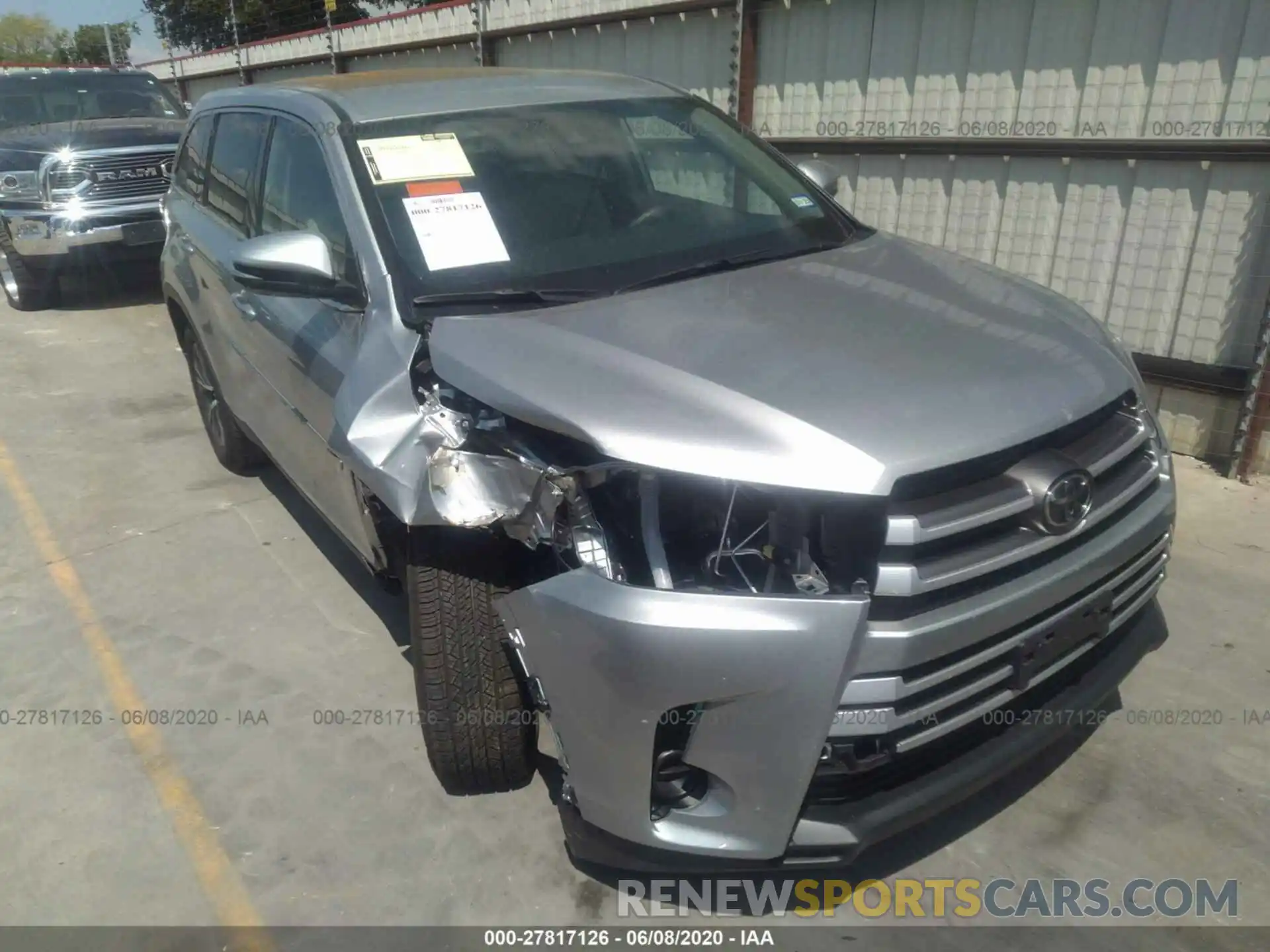 1 Photograph of a damaged car 5TDZZRFH2KS361180 TOYOTA HIGHLANDER 2019