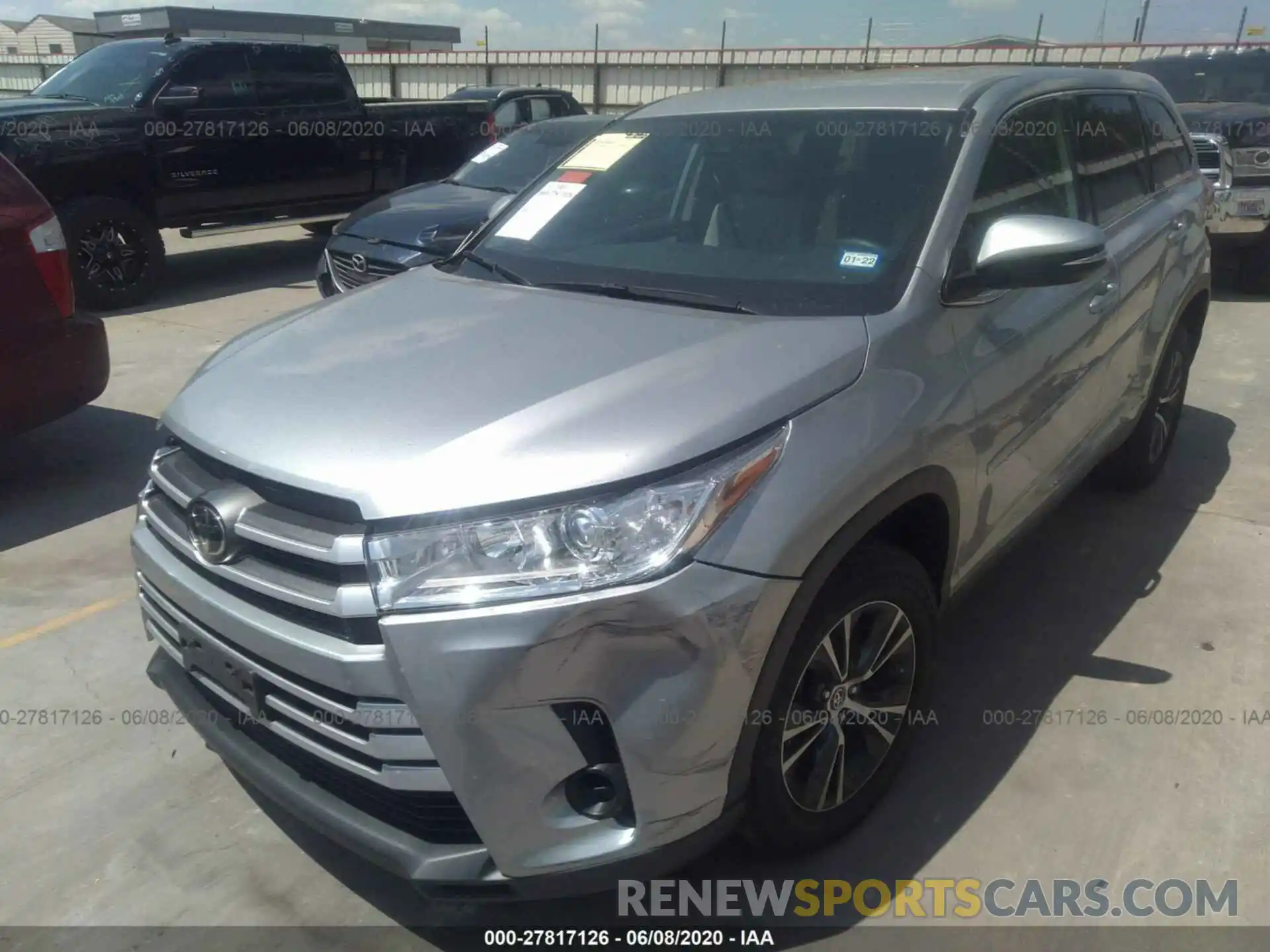 2 Photograph of a damaged car 5TDZZRFH2KS361180 TOYOTA HIGHLANDER 2019