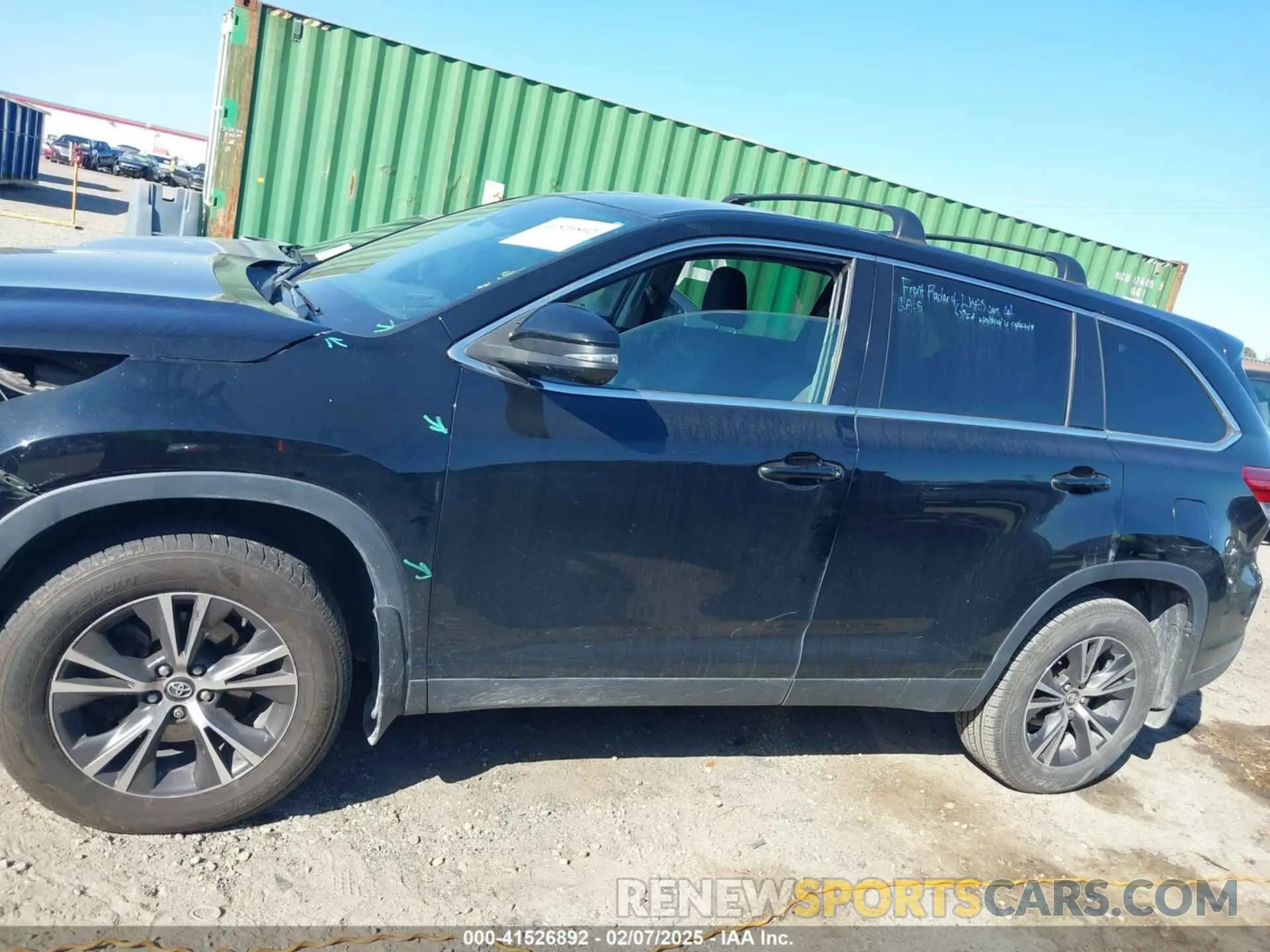 15 Photograph of a damaged car 5TDZZRFH3KS295920 TOYOTA HIGHLANDER 2019