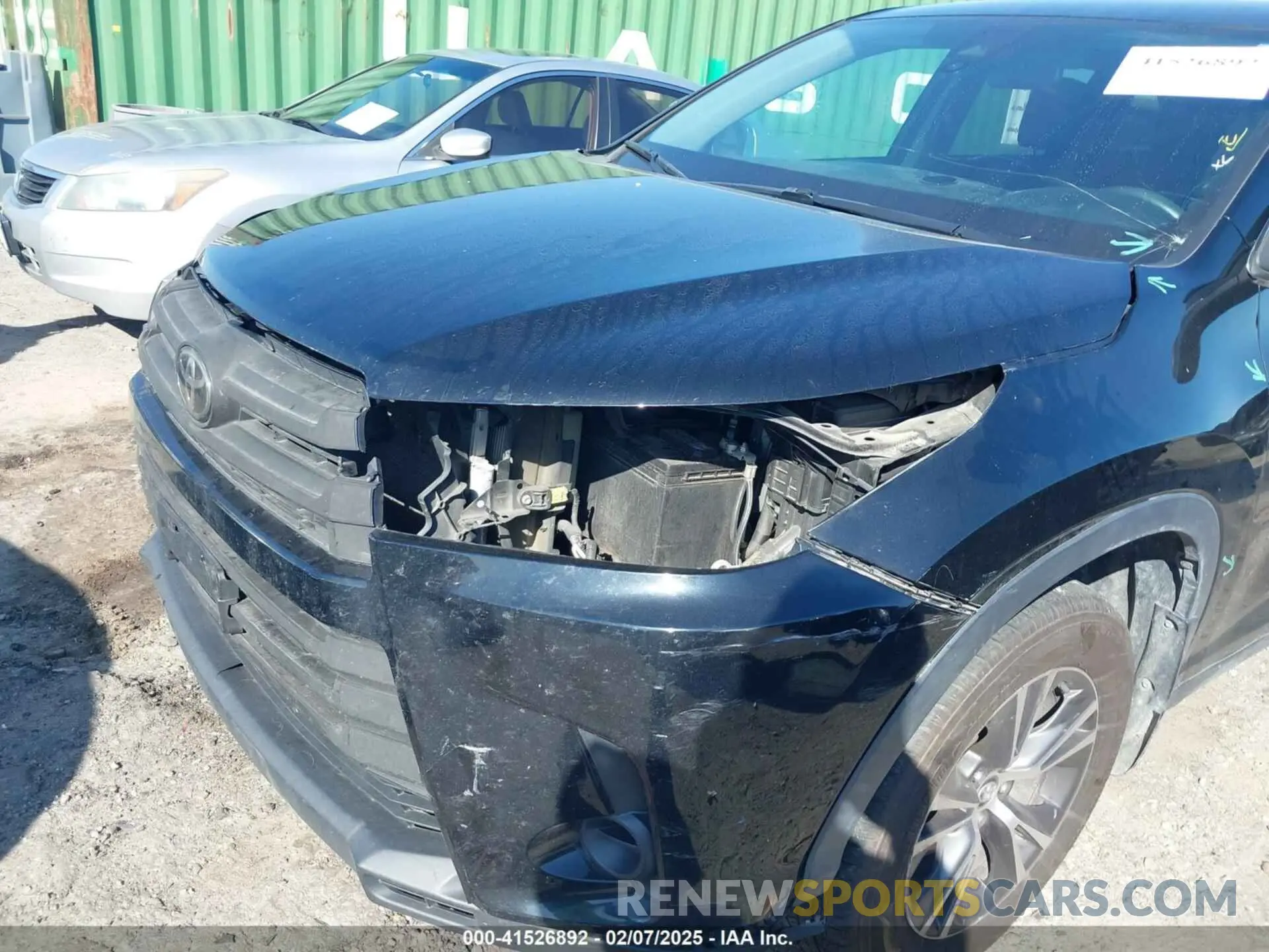19 Photograph of a damaged car 5TDZZRFH3KS295920 TOYOTA HIGHLANDER 2019