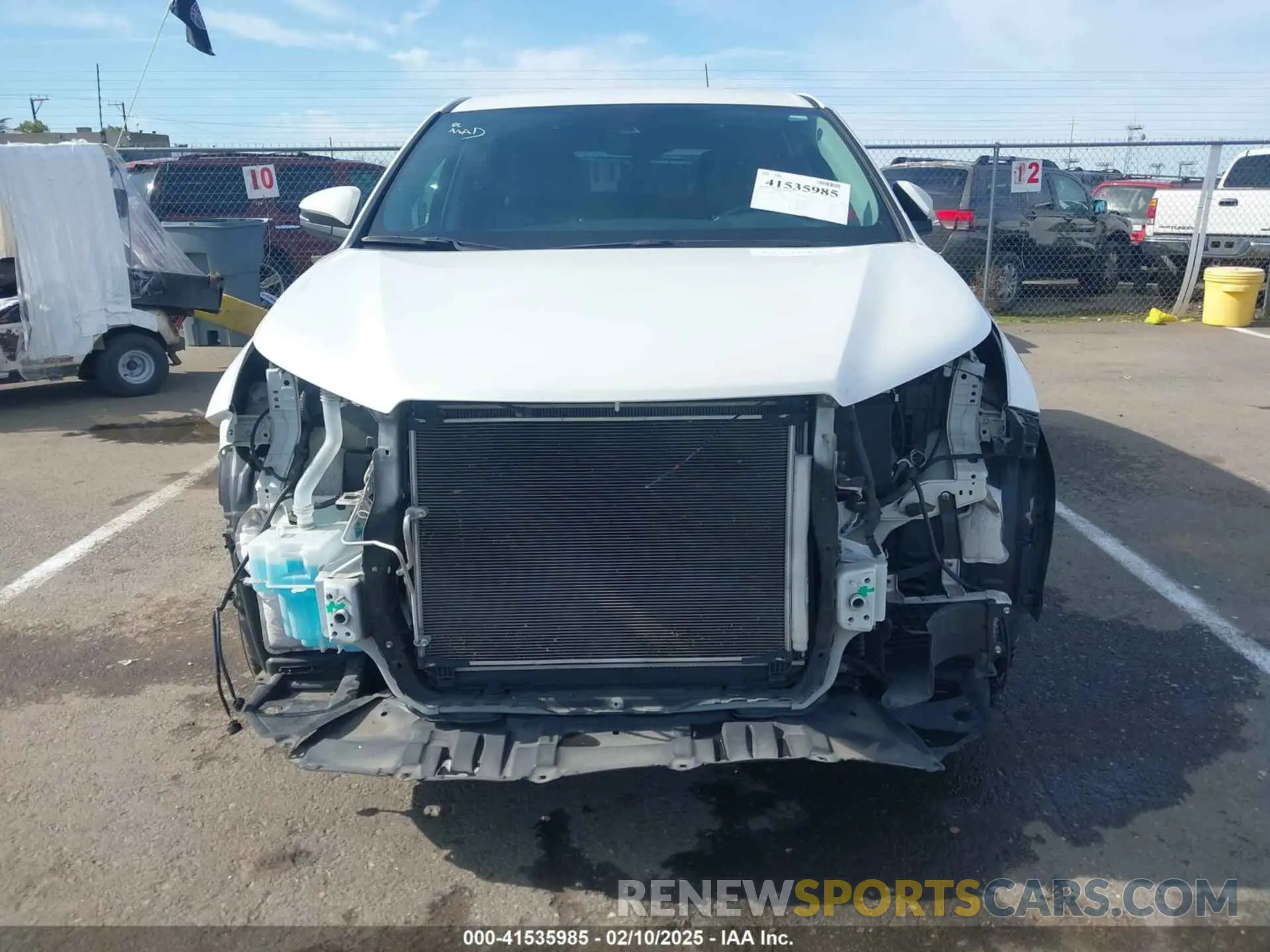 6 Photograph of a damaged car 5TDZZRFH3KS302509 TOYOTA HIGHLANDER 2019