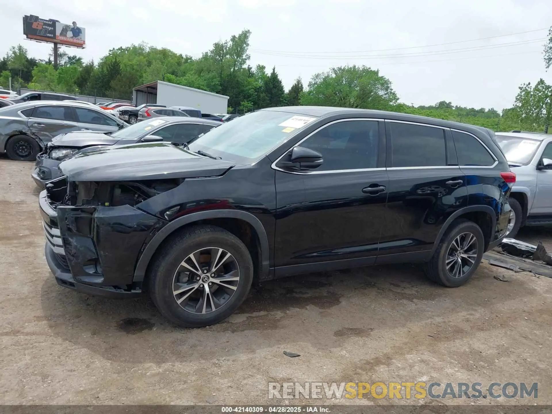 15 Photograph of a damaged car 5TDZZRFH3KS313011 TOYOTA HIGHLANDER 2019