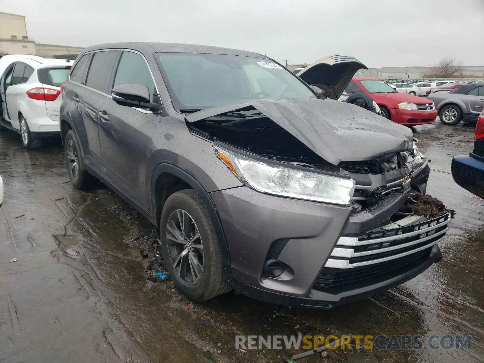 1 Photograph of a damaged car 5TDZZRFH3KS319696 TOYOTA HIGHLANDER 2019