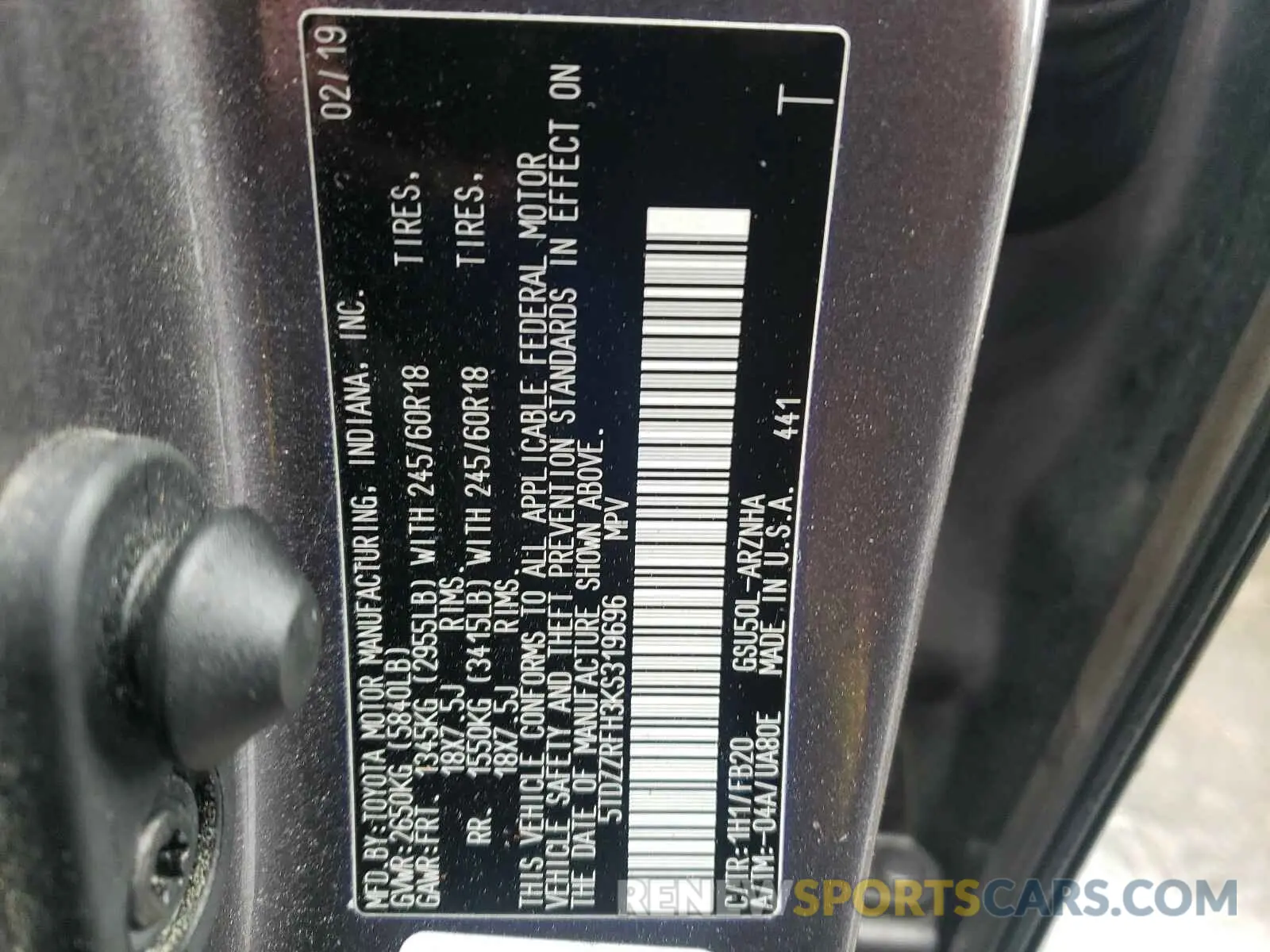 10 Photograph of a damaged car 5TDZZRFH3KS319696 TOYOTA HIGHLANDER 2019