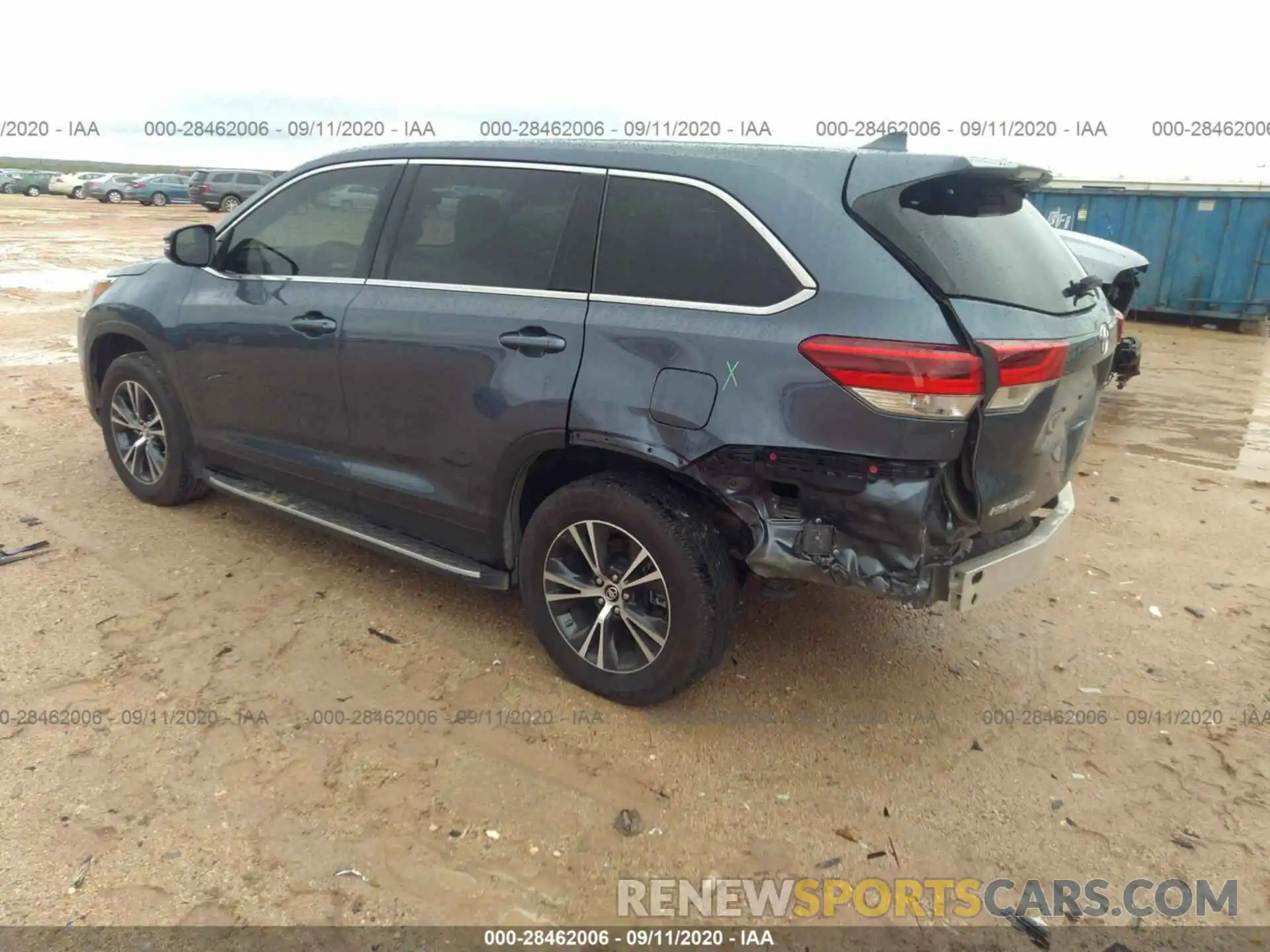 3 Photograph of a damaged car 5TDZZRFH3KS338426 TOYOTA HIGHLANDER 2019