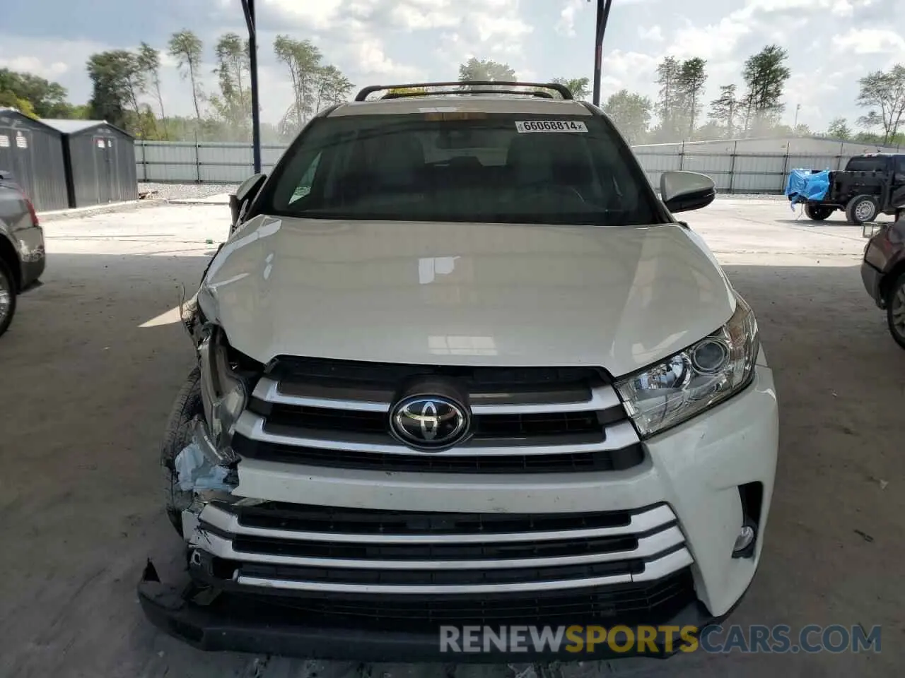 5 Photograph of a damaged car 5TDZZRFH3KS341388 TOYOTA HIGHLANDER 2019