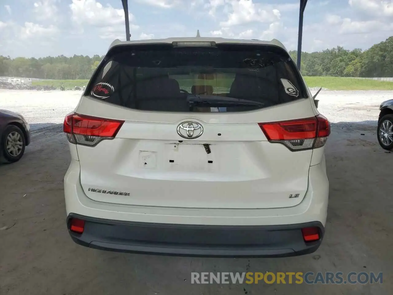 6 Photograph of a damaged car 5TDZZRFH3KS341388 TOYOTA HIGHLANDER 2019