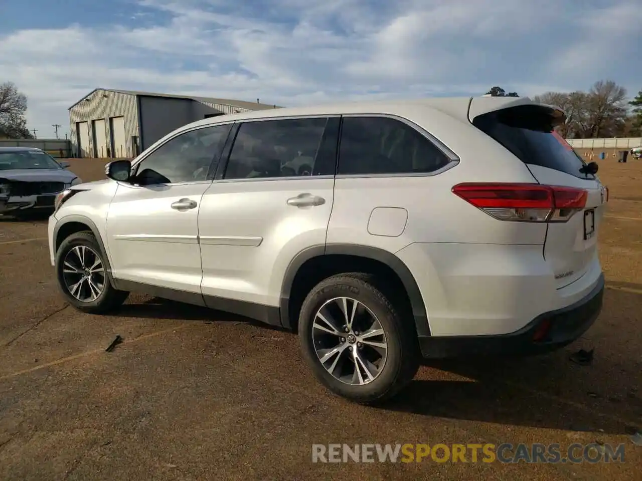 2 Photograph of a damaged car 5TDZZRFH3KS350270 TOYOTA HIGHLANDER 2019