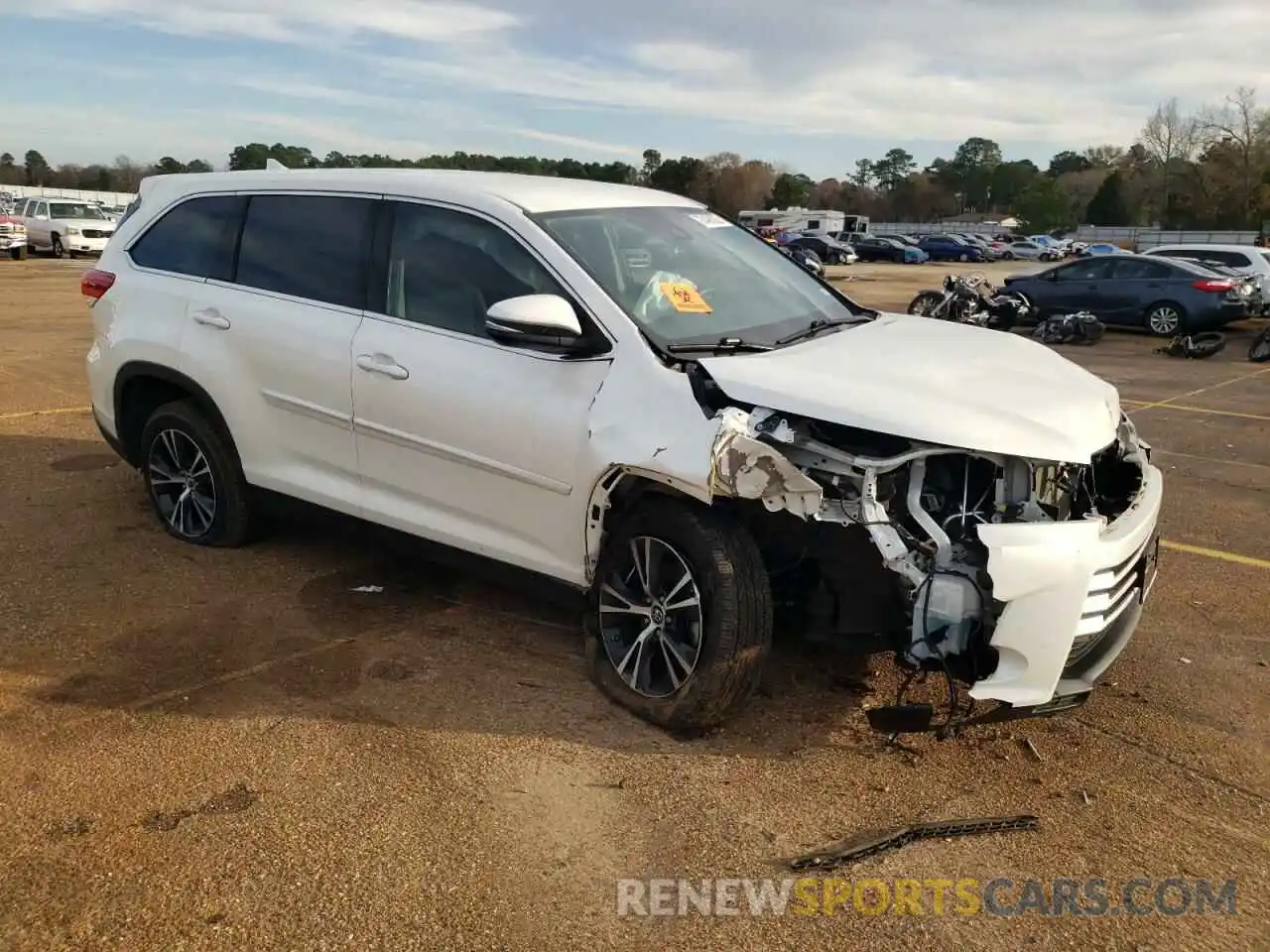 4 Photograph of a damaged car 5TDZZRFH3KS350270 TOYOTA HIGHLANDER 2019