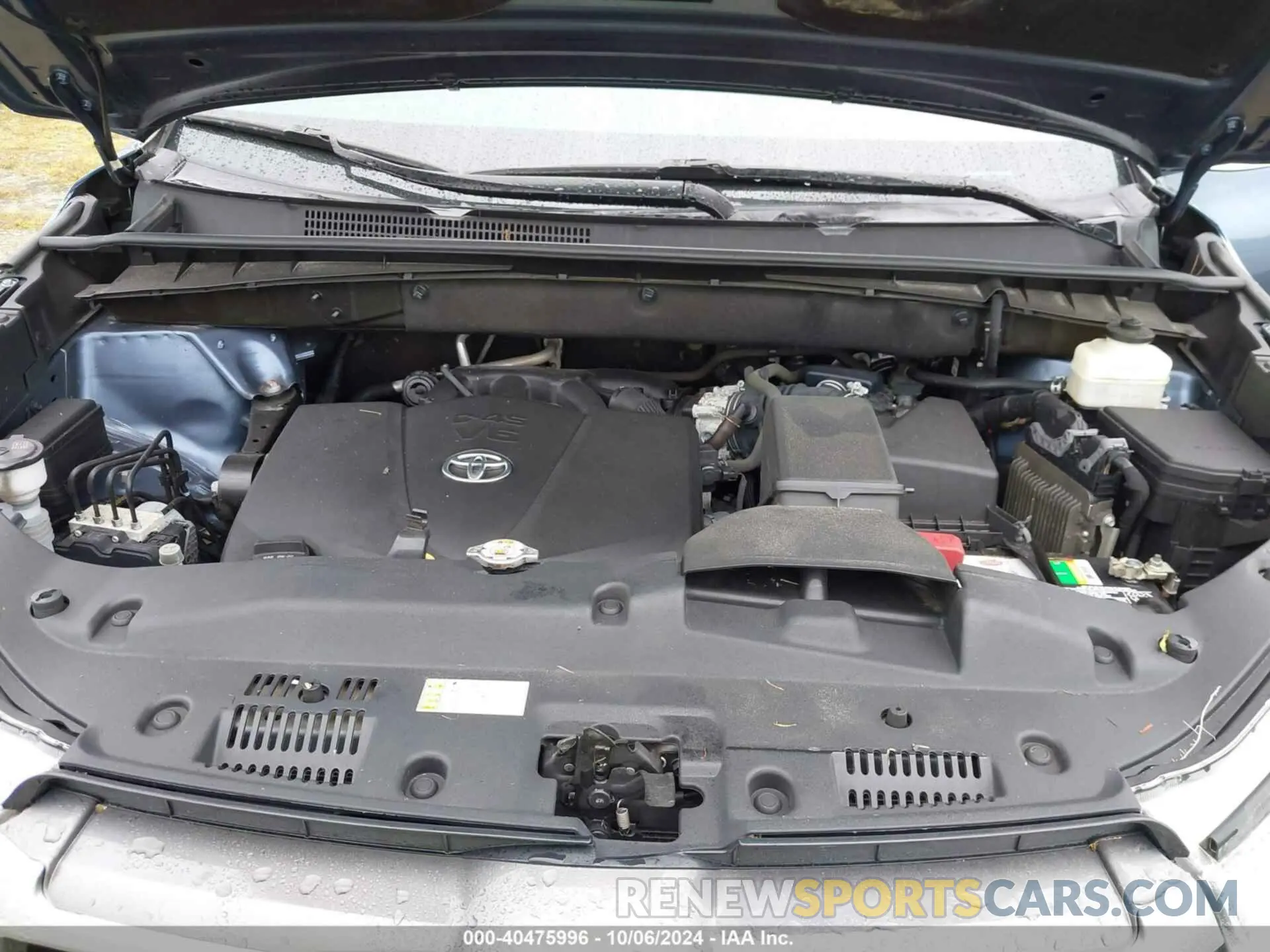 10 Photograph of a damaged car 5TDZZRFH3KS351208 TOYOTA HIGHLANDER 2019