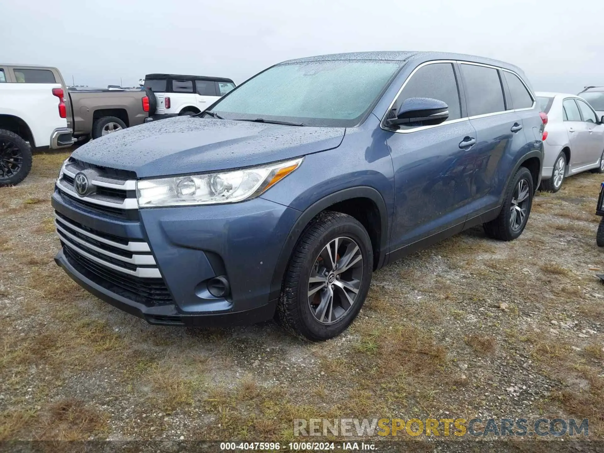 2 Photograph of a damaged car 5TDZZRFH3KS351208 TOYOTA HIGHLANDER 2019