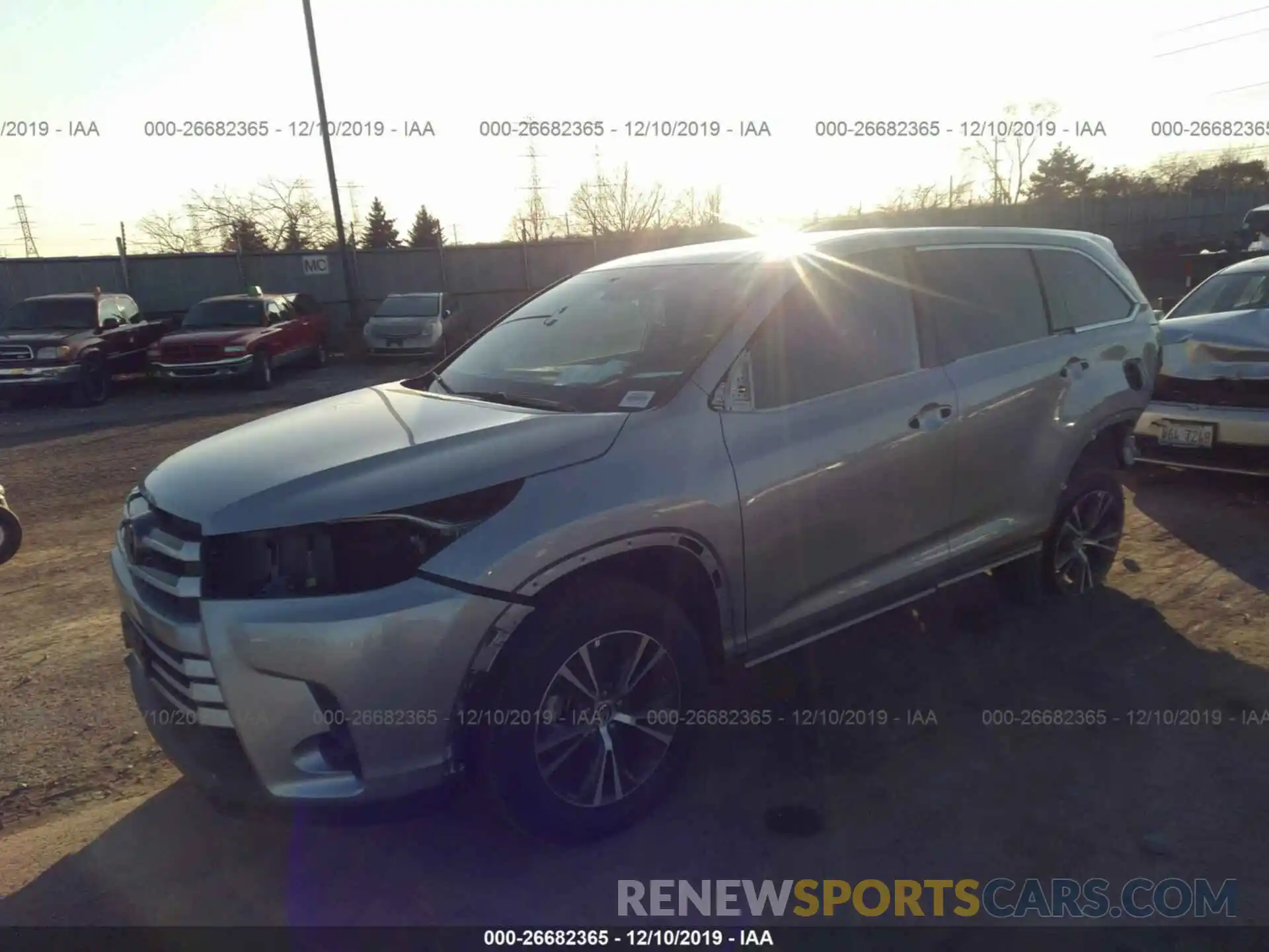 2 Photograph of a damaged car 5TDZZRFH3KS352780 TOYOTA HIGHLANDER 2019