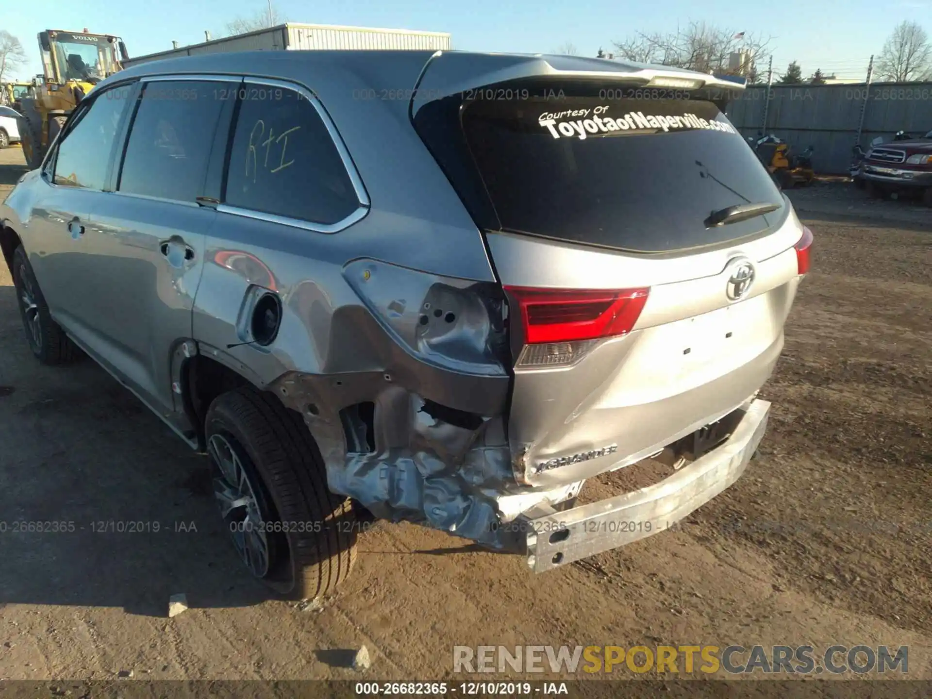 6 Photograph of a damaged car 5TDZZRFH3KS352780 TOYOTA HIGHLANDER 2019