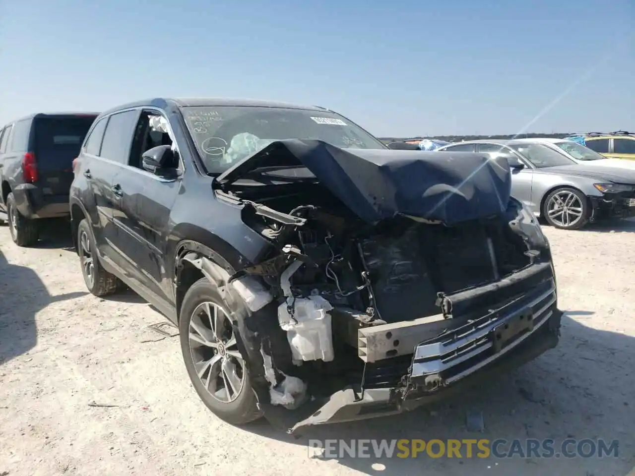 1 Photograph of a damaged car 5TDZZRFH3KS354321 TOYOTA HIGHLANDER 2019