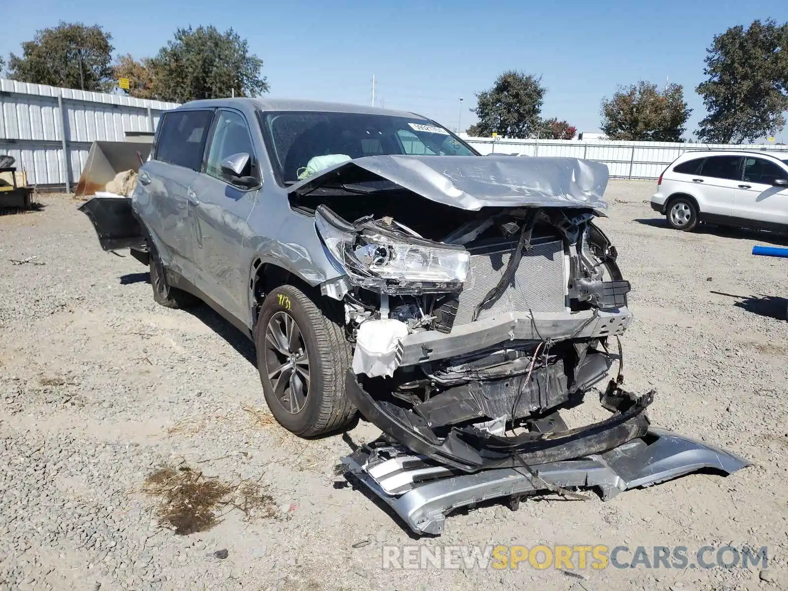 1 Photograph of a damaged car 5TDZZRFH3KS365349 TOYOTA HIGHLANDER 2019