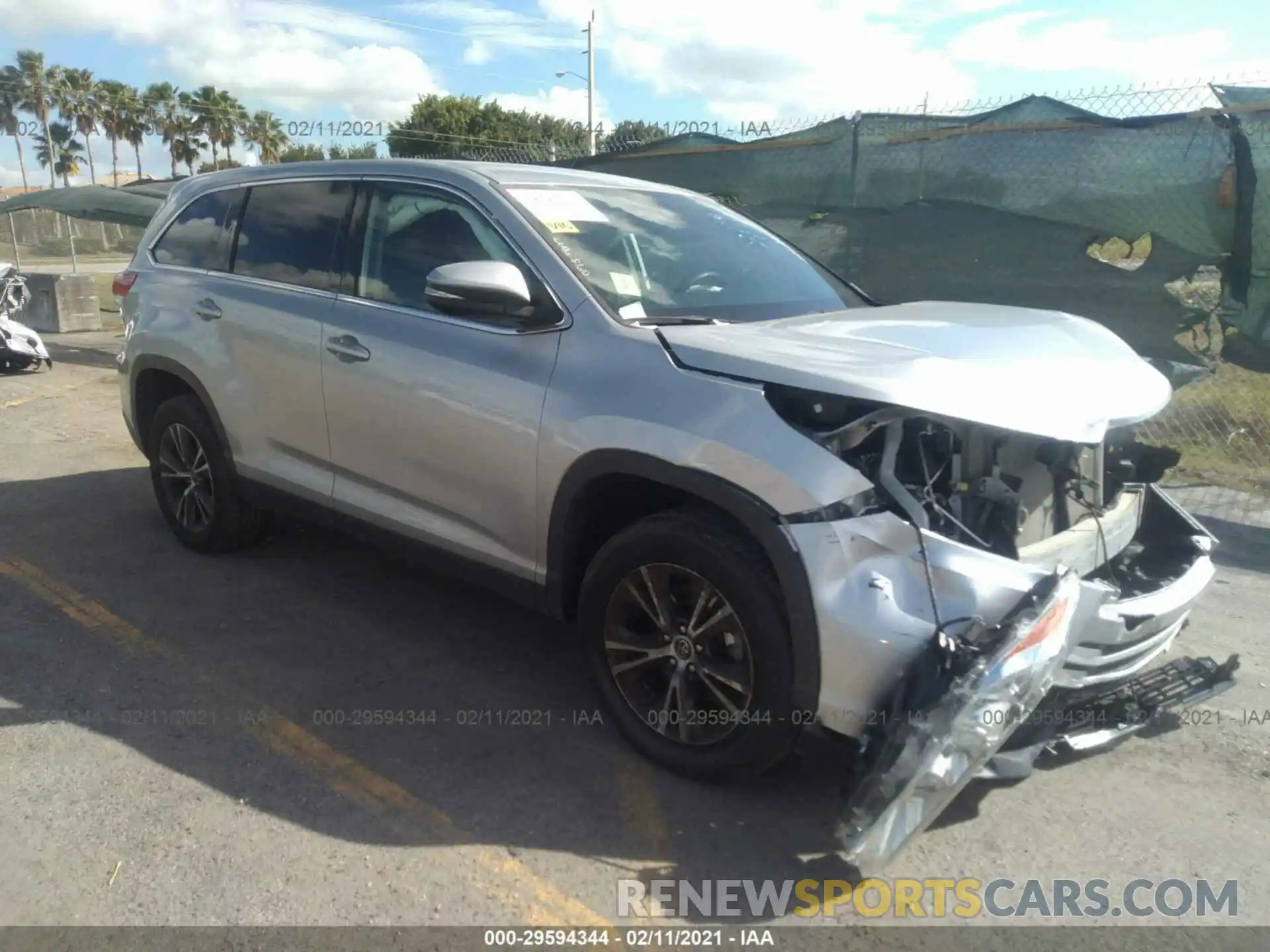 1 Photograph of a damaged car 5TDZZRFH4KS292380 TOYOTA HIGHLANDER 2019