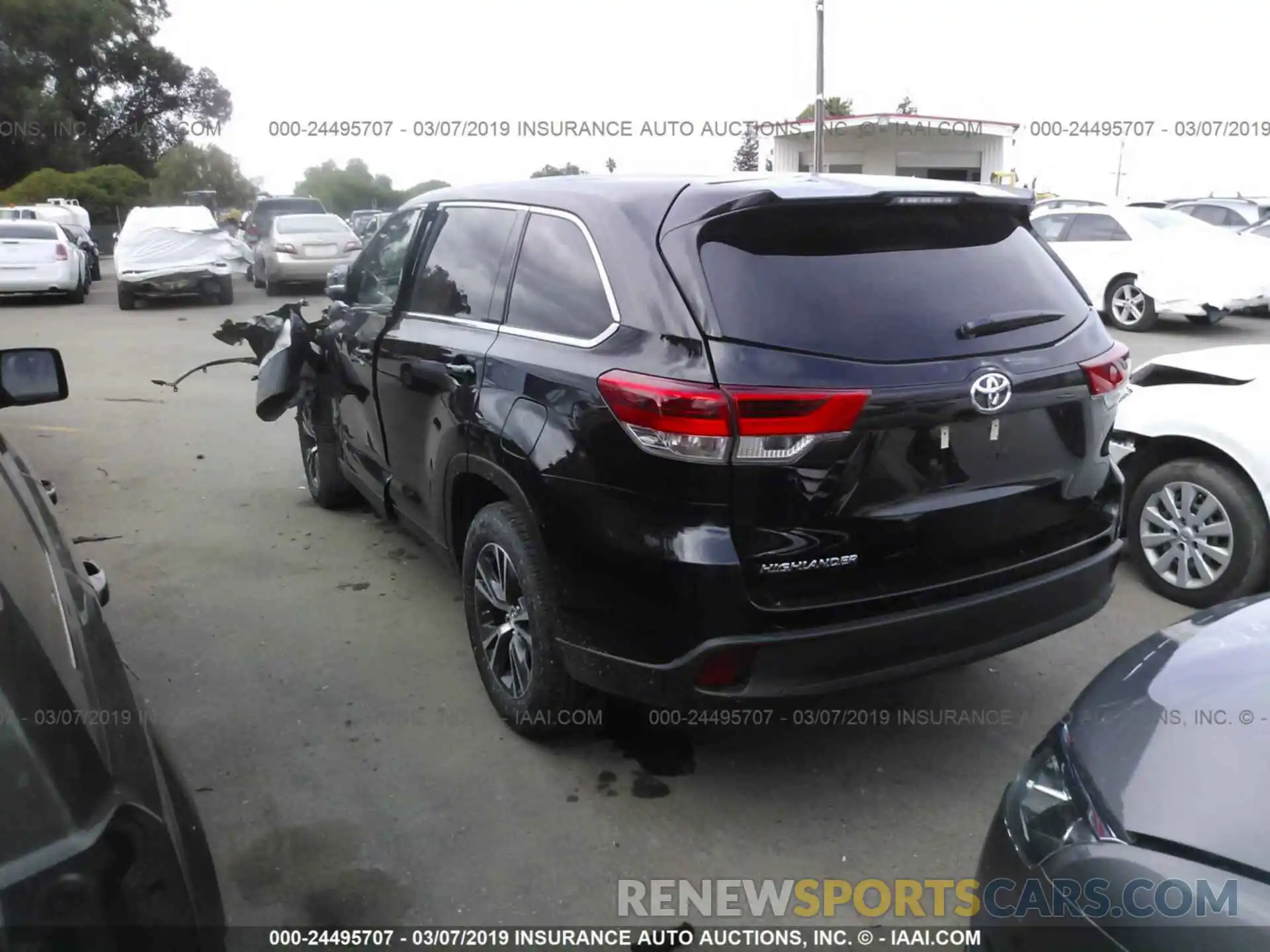 3 Photograph of a damaged car 5TDZZRFH4KS303880 TOYOTA HIGHLANDER 2019