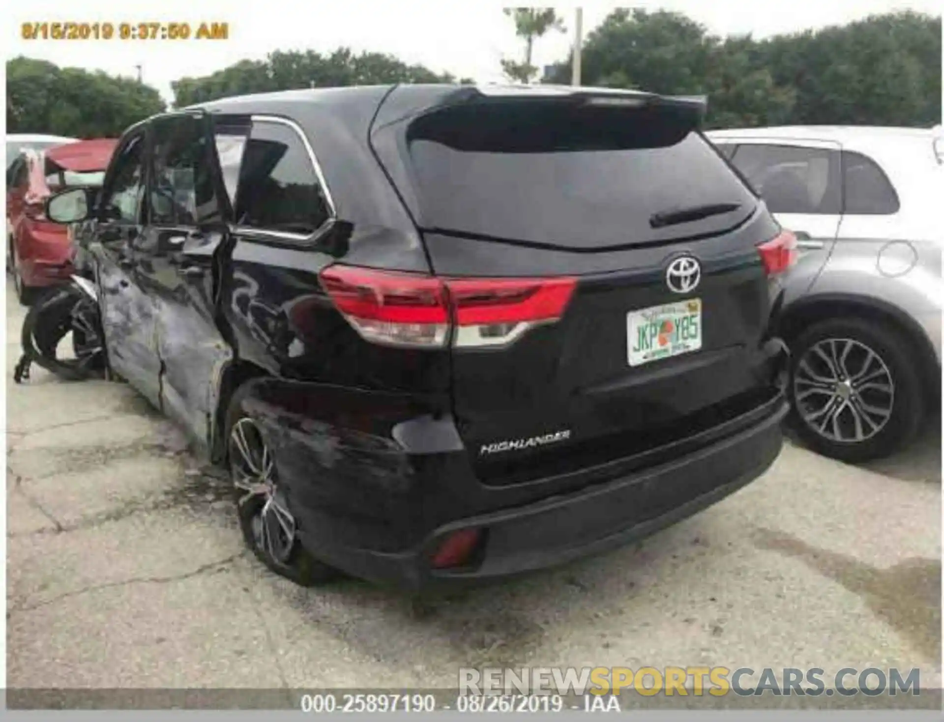 3 Photograph of a damaged car 5TDZZRFH4KS304396 TOYOTA HIGHLANDER 2019