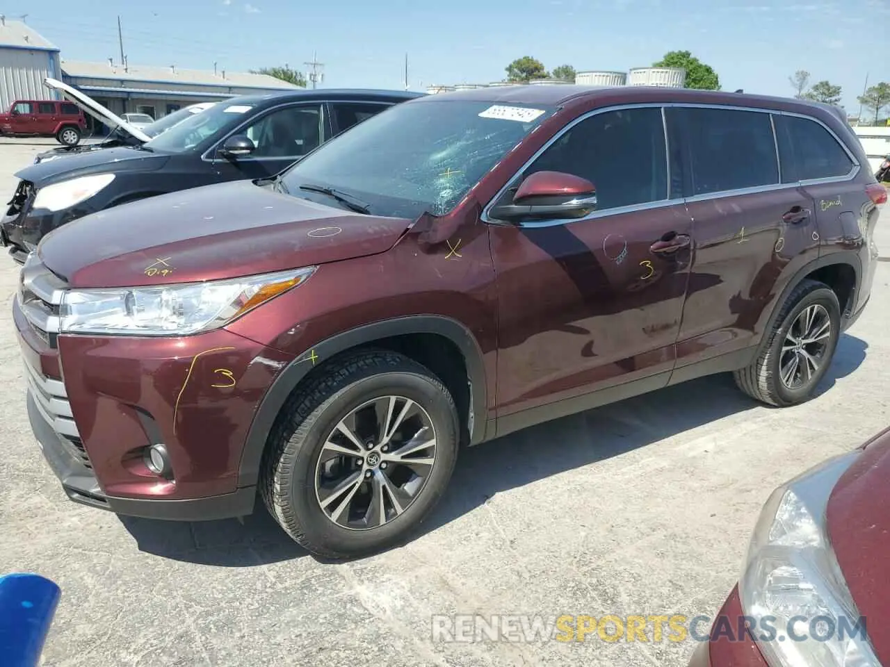 1 Photograph of a damaged car 5TDZZRFH4KS305161 TOYOTA HIGHLANDER 2019