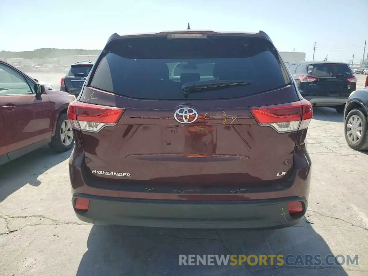 6 Photograph of a damaged car 5TDZZRFH4KS305161 TOYOTA HIGHLANDER 2019